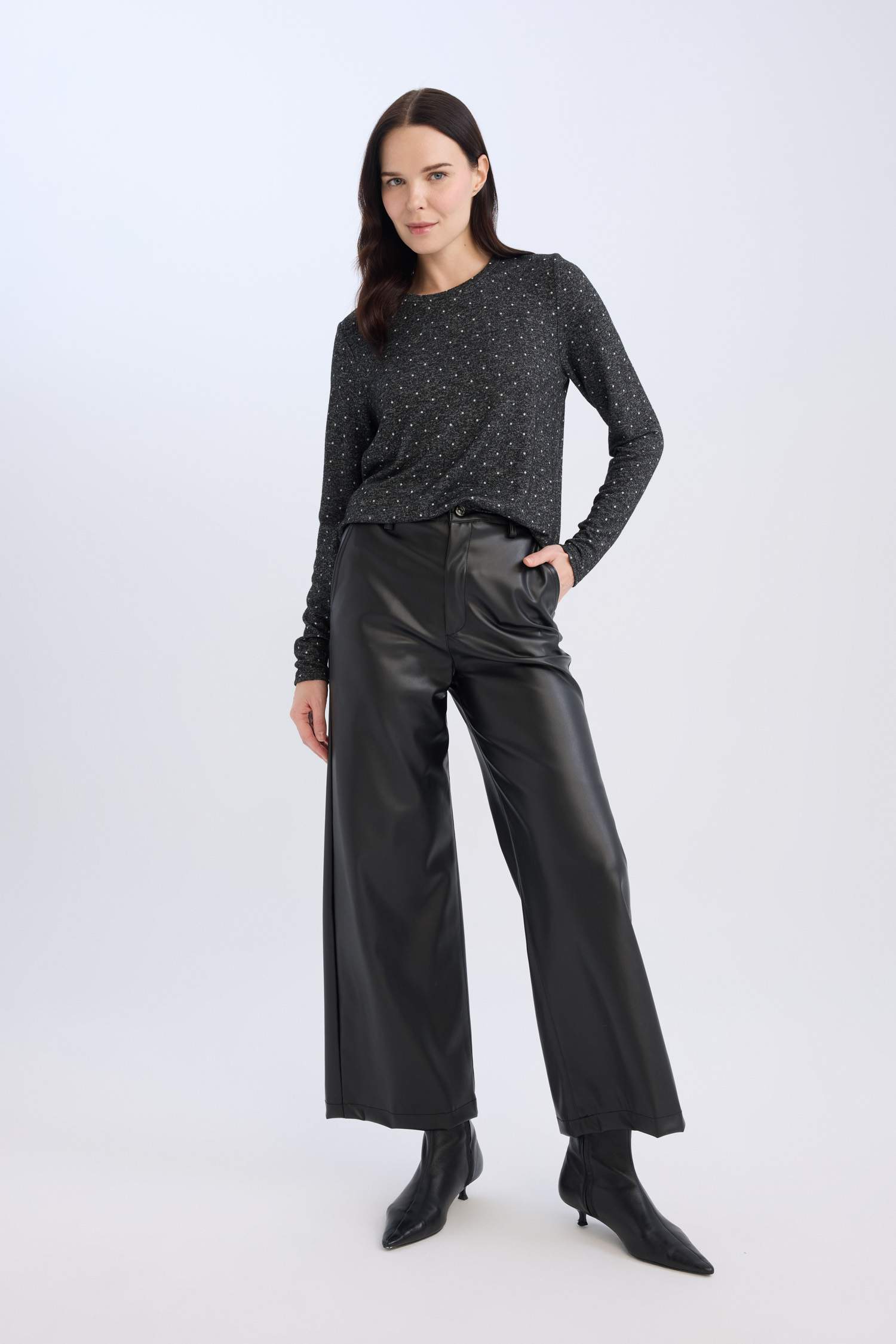 Gri Regular Fit Bisiklet Yaka Puantiyeli Uzun Kollu Tişört