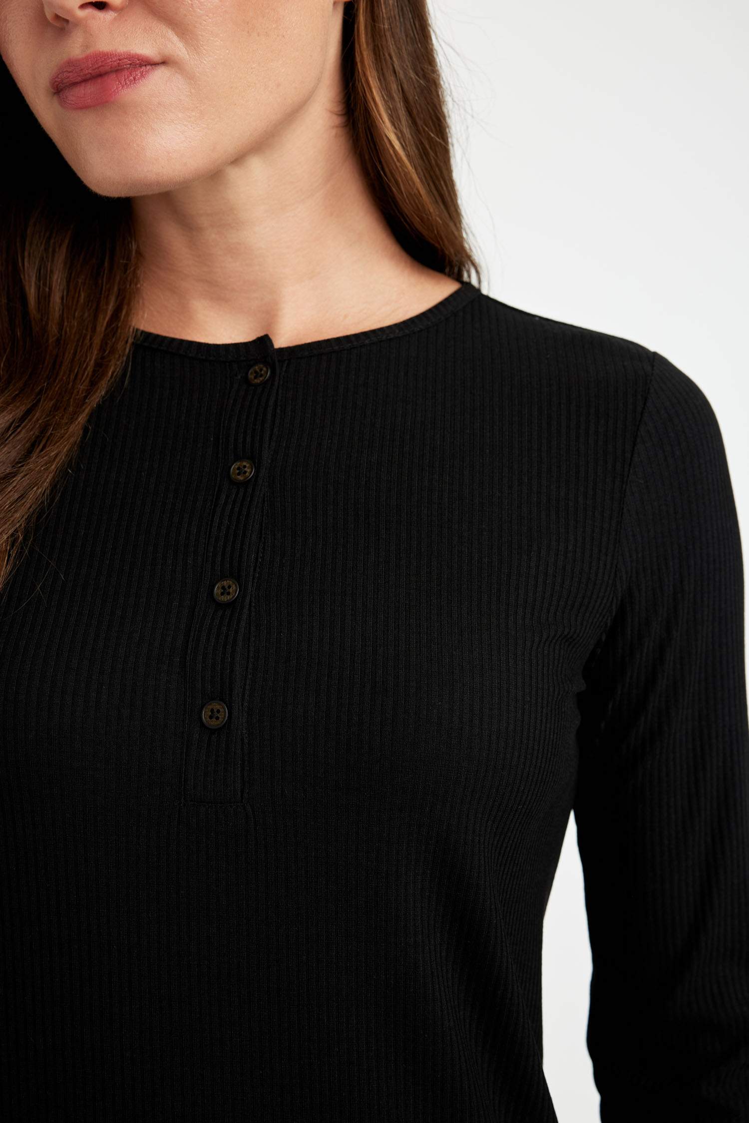 Siyah Regular Fit Bisiklet Yaka Fitilli Kaşkorse Düğmeli Yarım Kollu Basic Düz Tişört