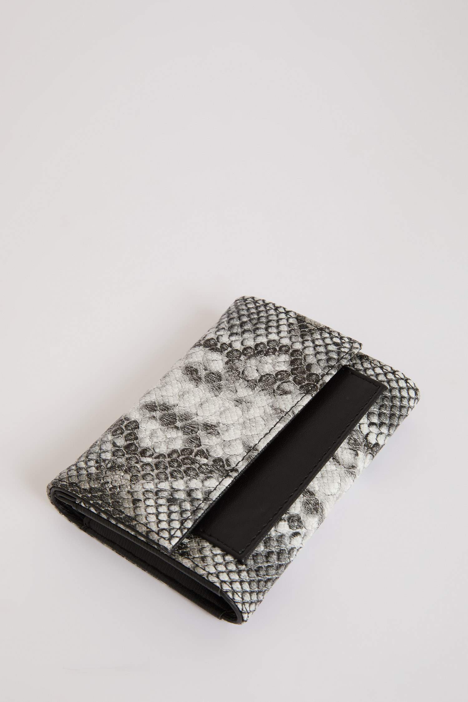 محفظة نسائي جلد صناعي