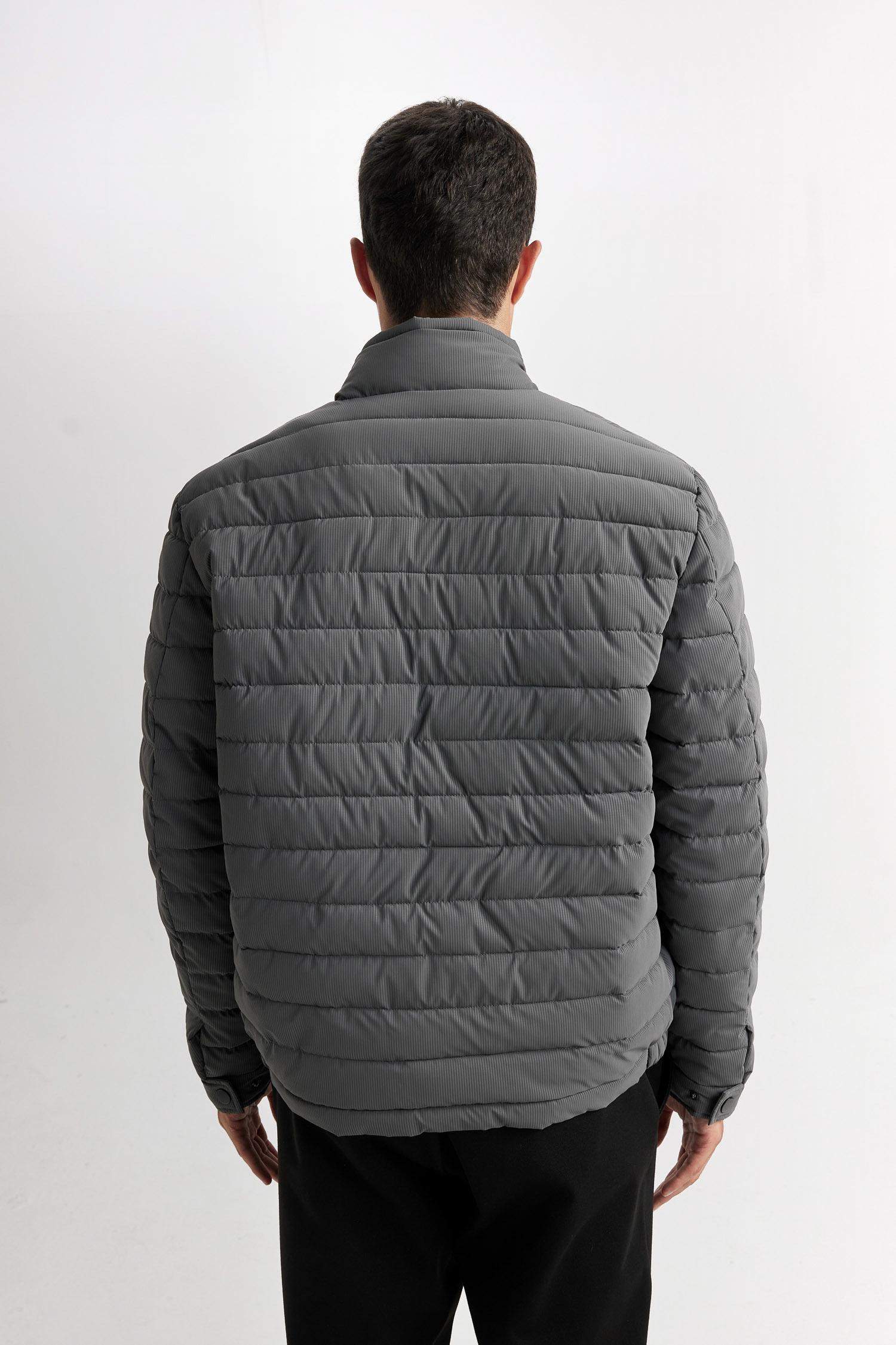 Slim Fit Dar Kesim Dik Yaka Astarlı Fermuarlı Cepli Kışlık Mont