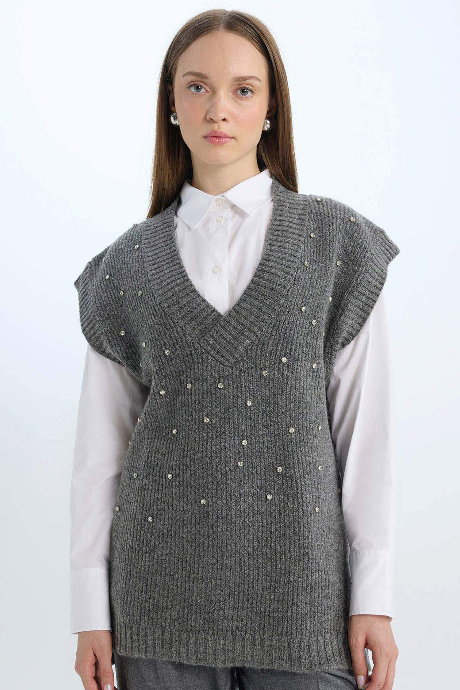 Relax Fit V Yaka Taşlı Triko Süveter