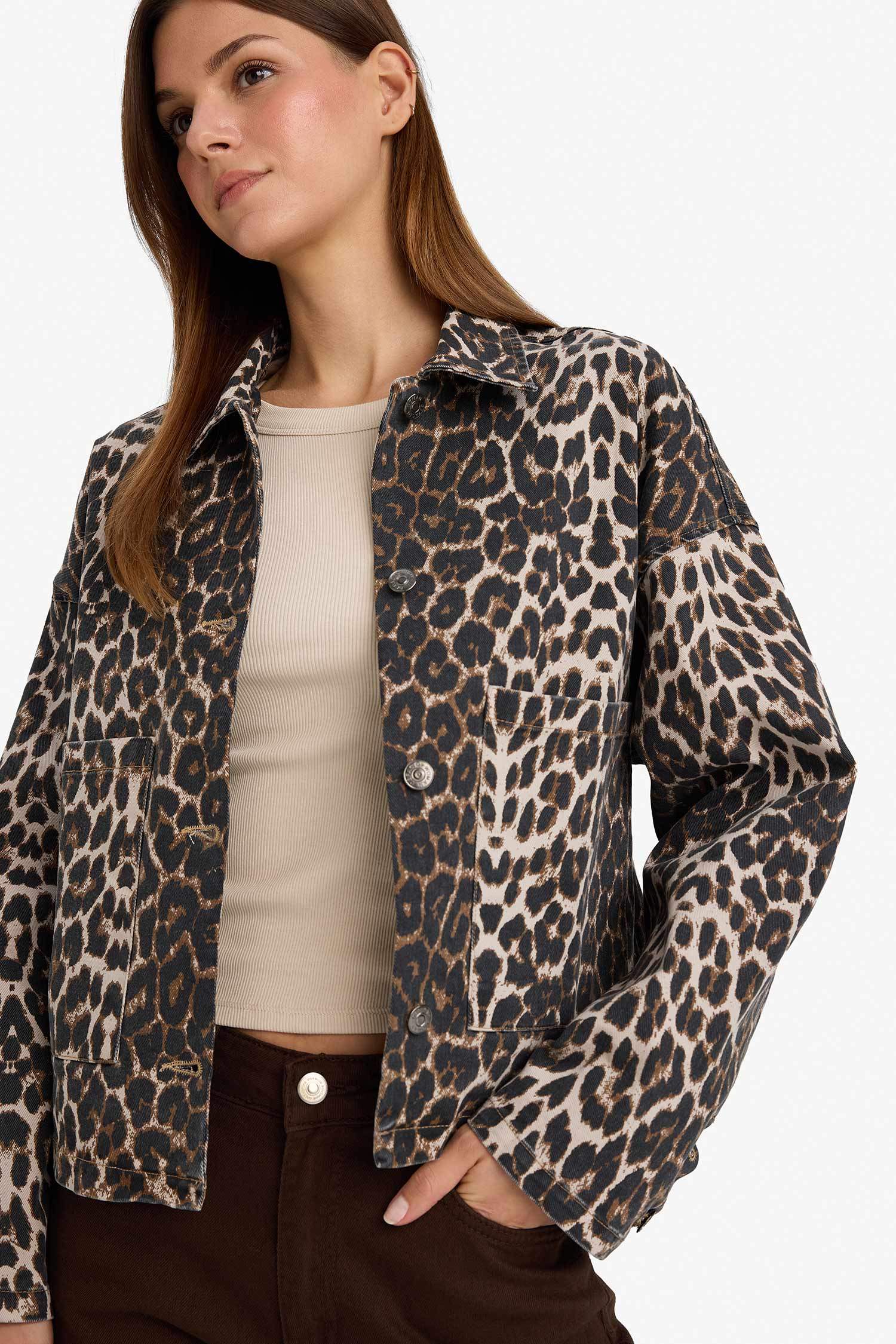 Oversize Geniş Kalıp Leopar Desenli Cepli Gabardin Uzun Kollu Ceket Gömlek