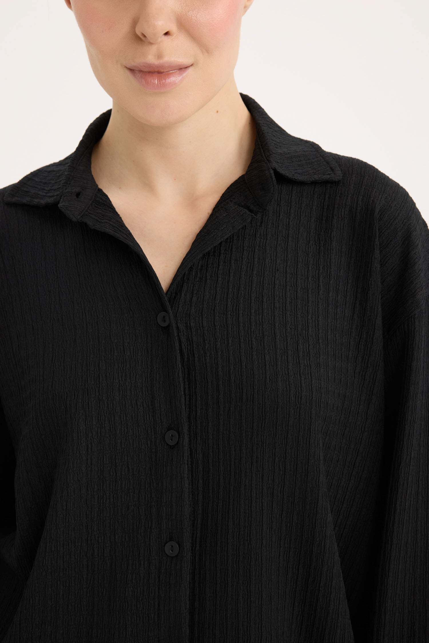 تيشيرت كم طويل القماش المنسوج قصة مريحة برقبة بولو