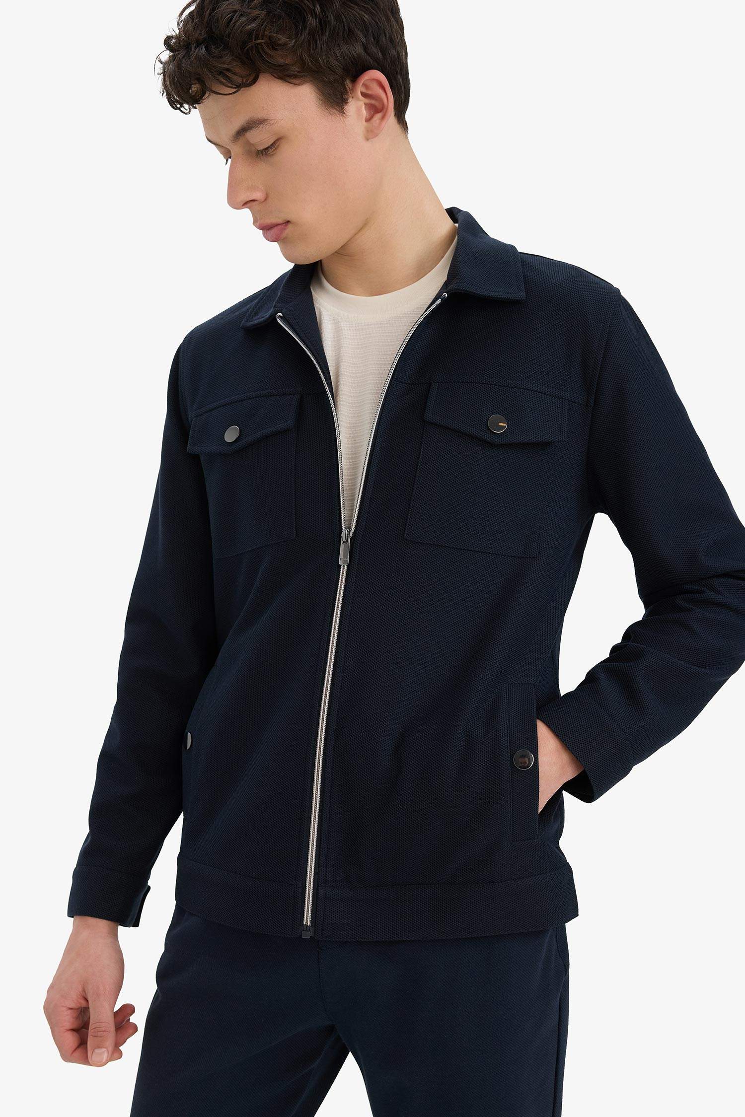 Slim Fit Dar Kesim Astarlı Fermuarlı Cepli Mevsimlik Baharlık Mont