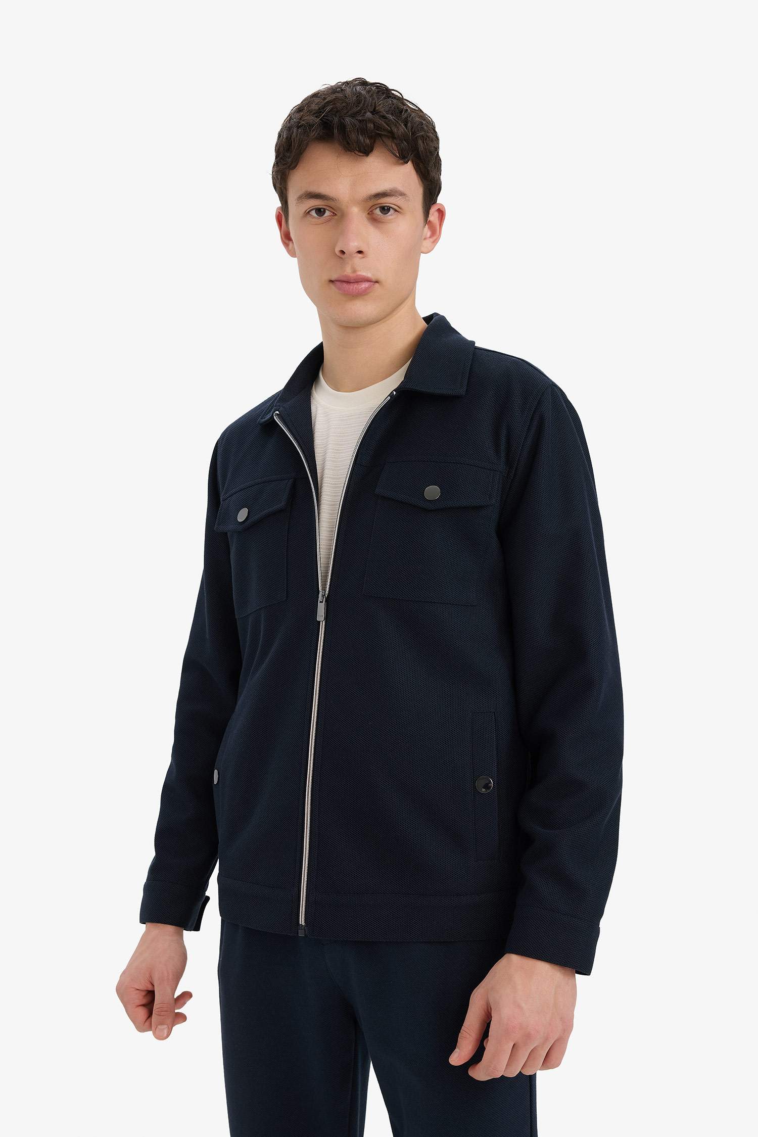 Slim Fit Dar Kesim Astarlı Fermuarlı Cepli Mevsimlik Baharlık Mont