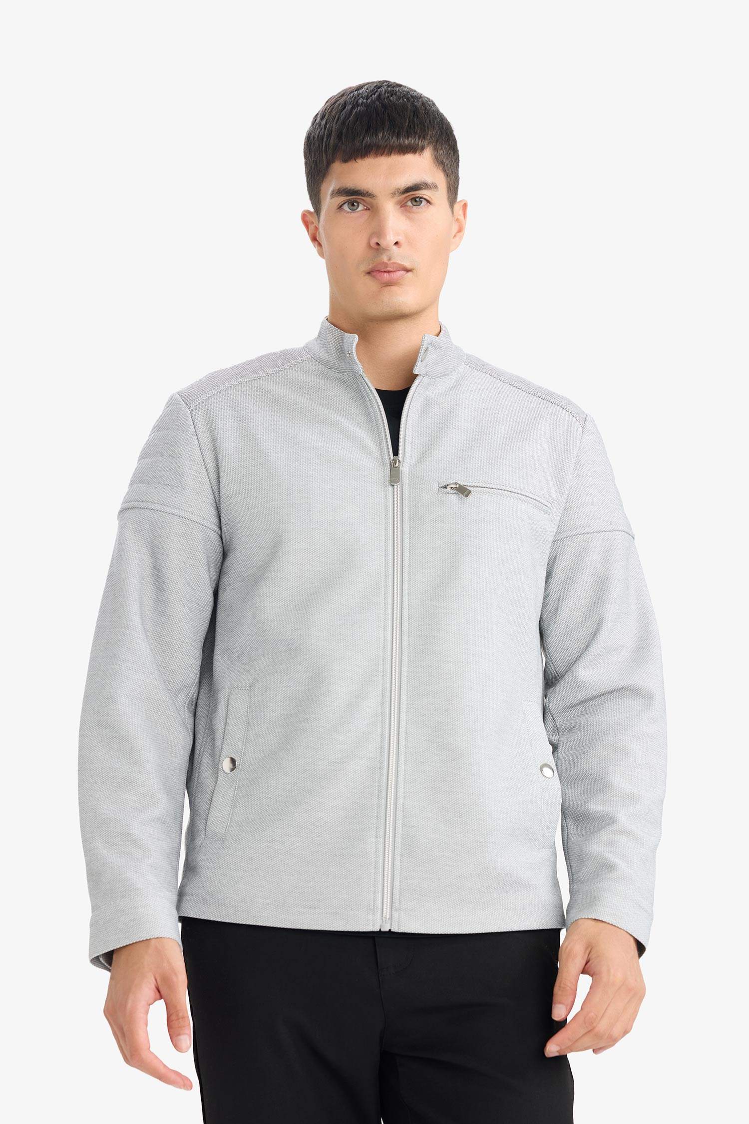 جاكيت دودون سليم فيت برقبة عالية