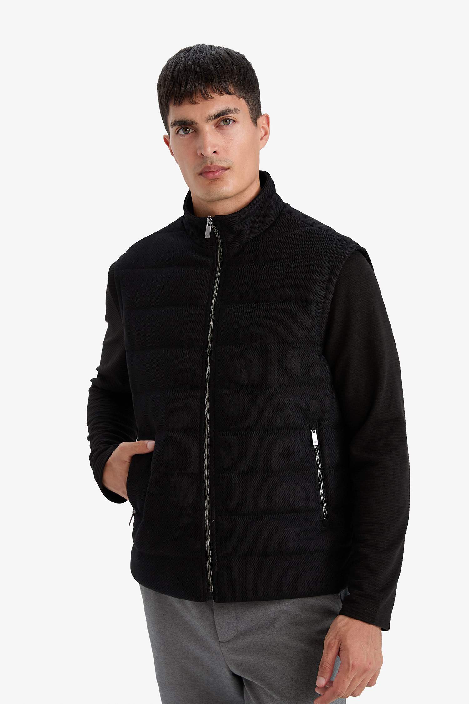 Slim Fit Dar Kesim Dik Yaka Astarlı Fermuarlı Cepli Mevsimlik Baharlık Yelek