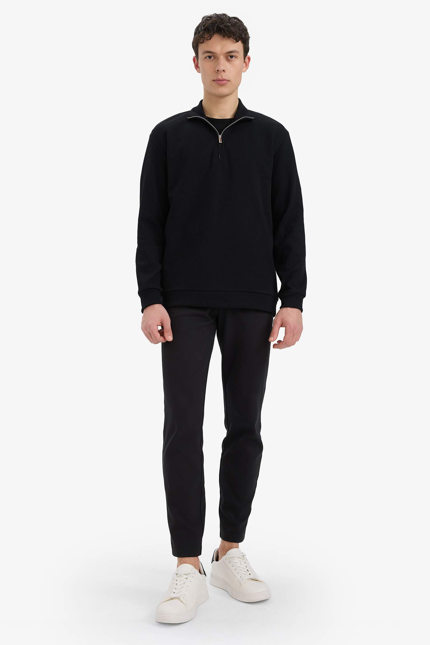 Comfort Fit Dik Yaka Dokulu Yarım Fermuarlı Waffle Sweatshirt