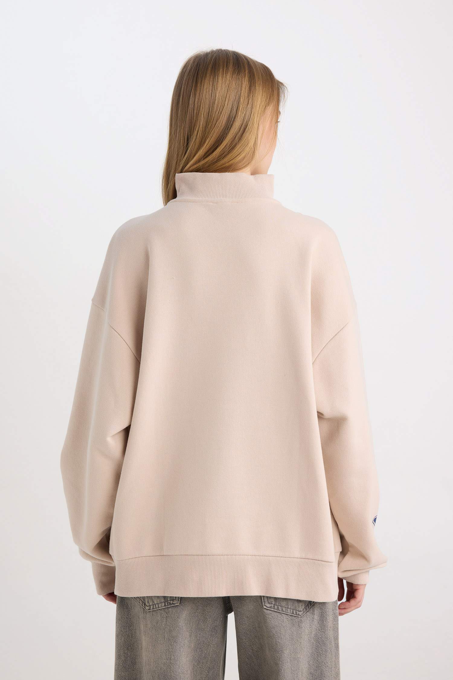 سويت شيرت اوفر سايز تقيل بياقة نص سوسته