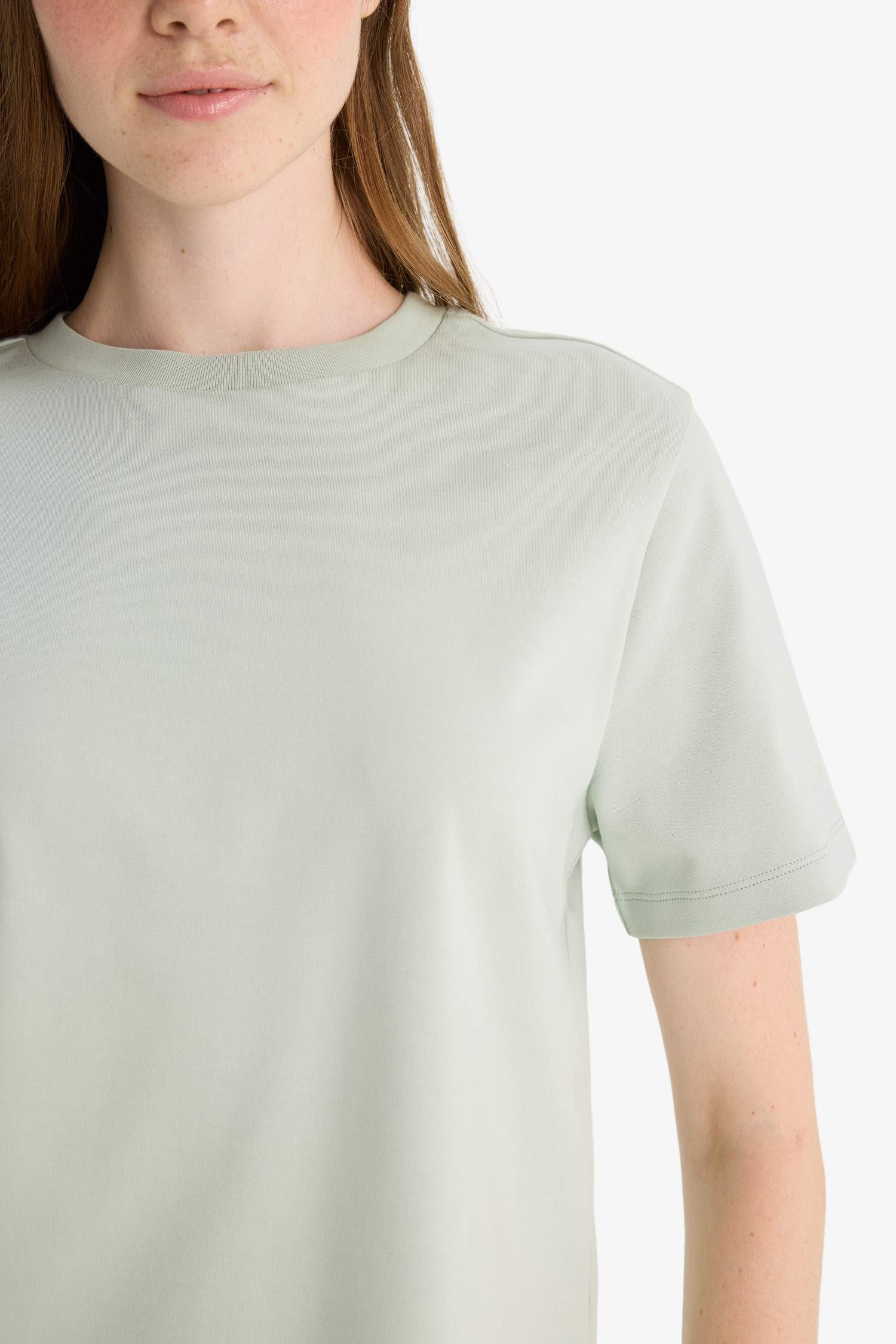 Регулярный фит, круглый вырез, футболка с коротким рукавом