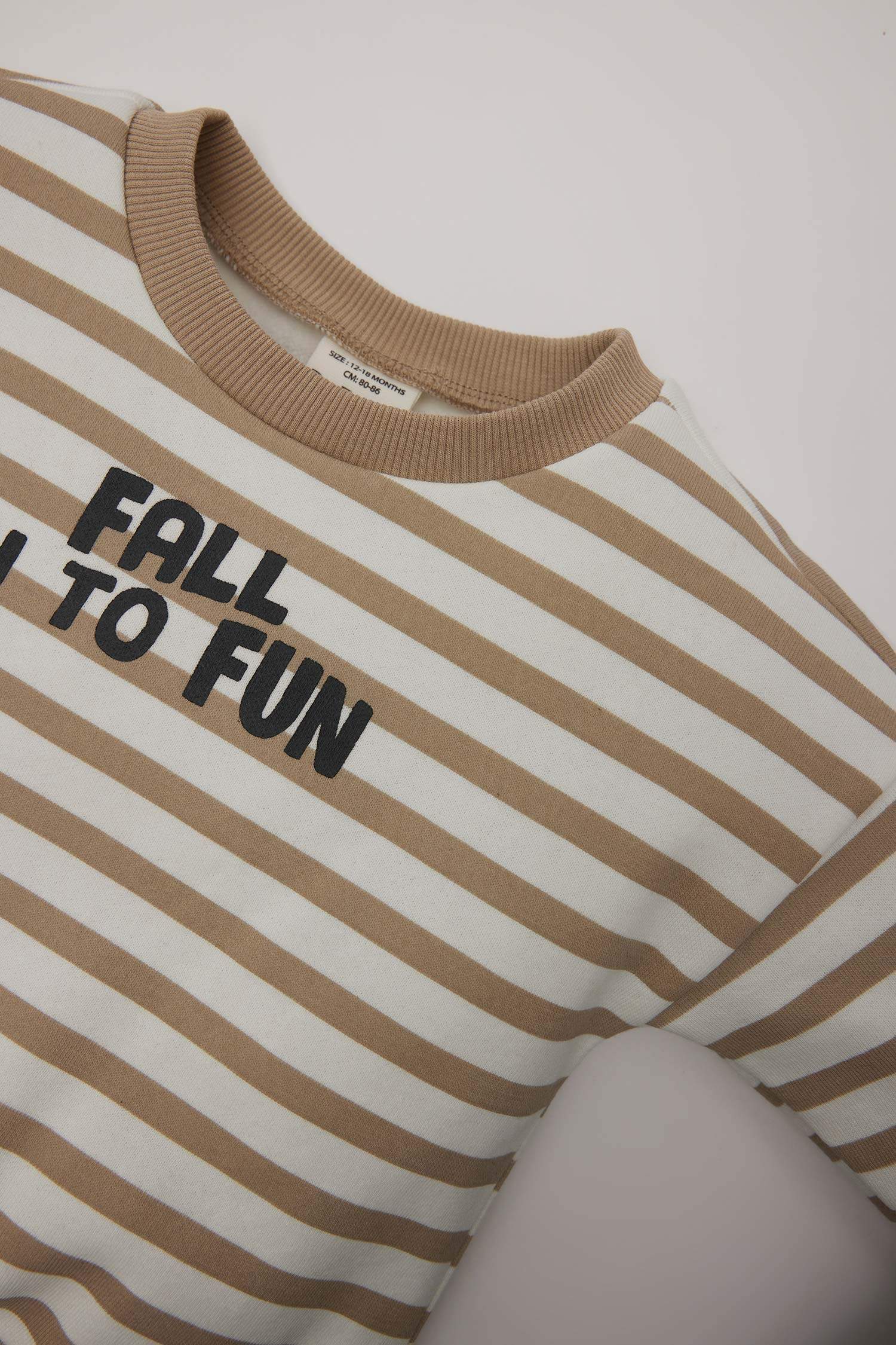 Sweatshirt rayé à col rond pour bébé garçon