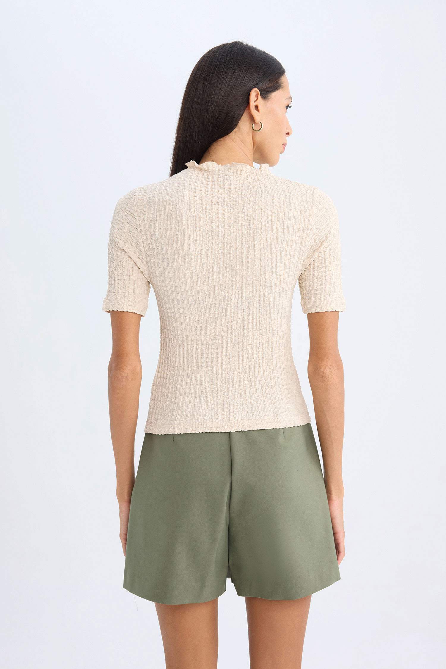 Slim Fit Dar Kesim Yarım Balıkçı Yaka Bürümcük Kısa Kollu Tişört