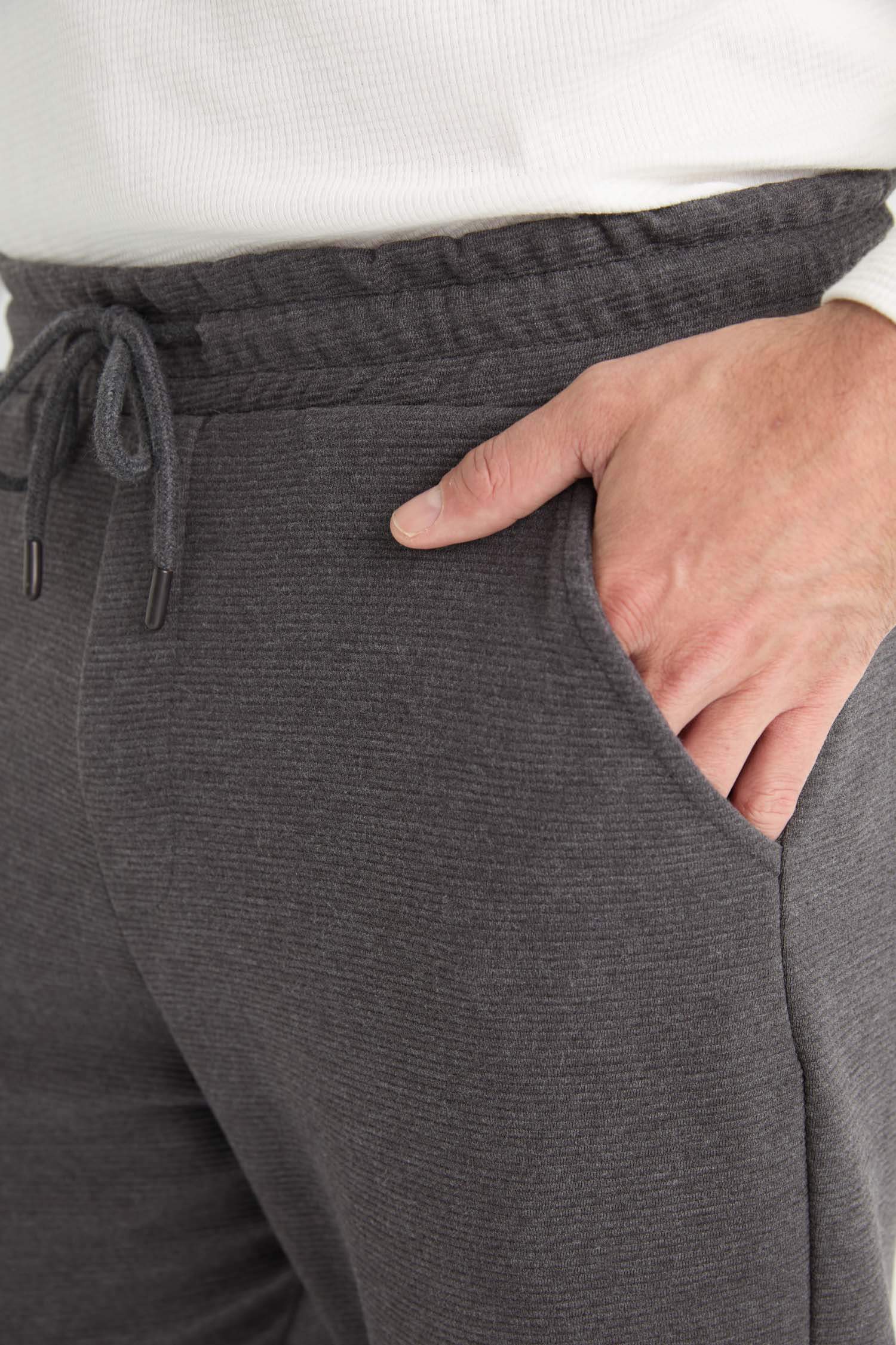 Regular Fit Cepli Düz Paça Dokulu Eşofman Altı