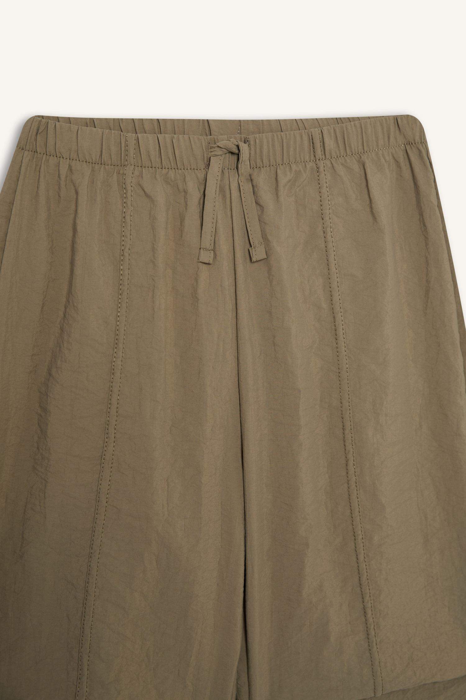 Girl Elastic Waist Straight Leg Parachute Trousers