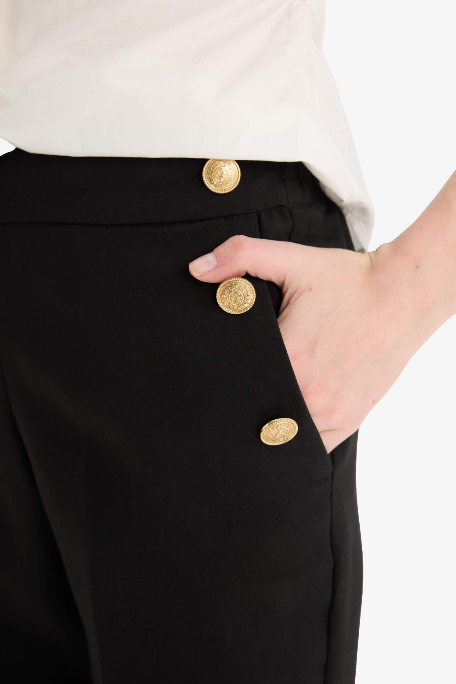 بنطلون كاروت فيت برجل عادية وخصر عالي