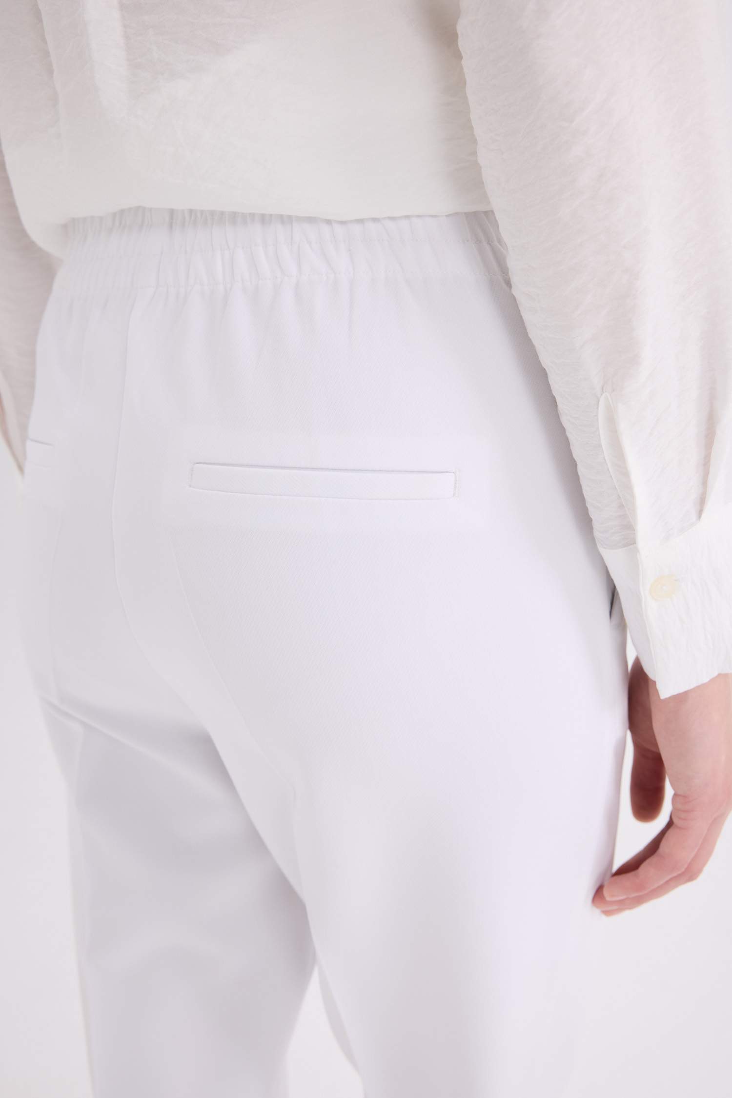 بنطرون كاروت فيت برجل عادي بجيب وخصر عالي