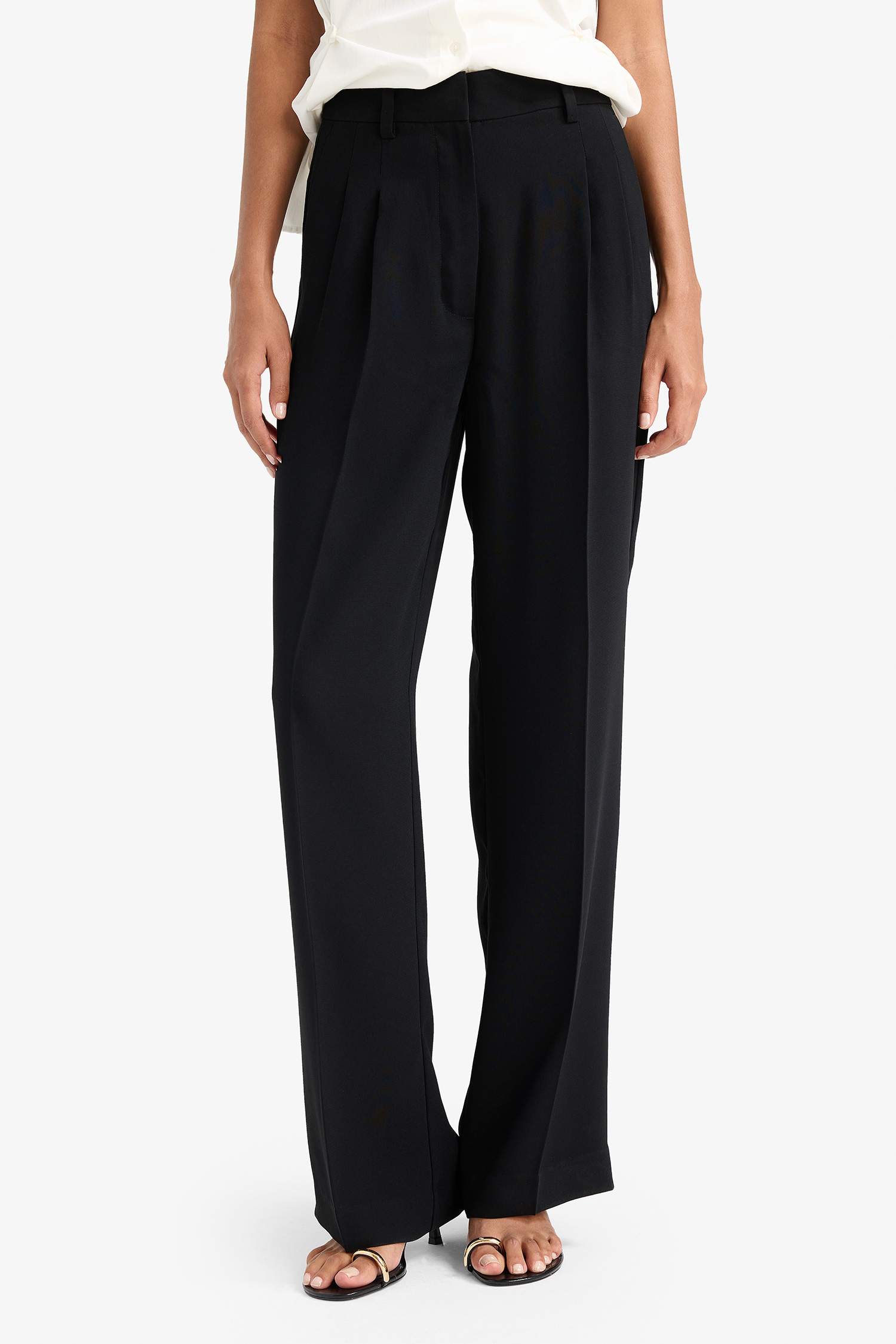 Широкие брюки из крепа с двумя карманами, высокой посадкой и прямыми штанинами