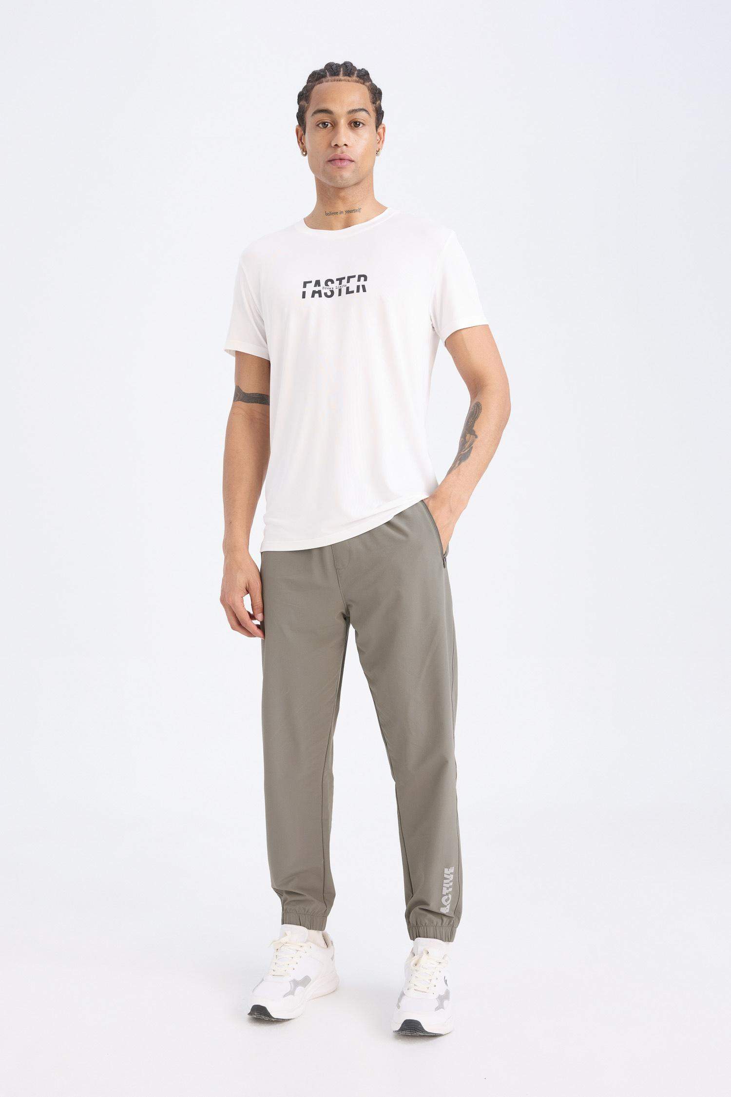 تيشيرت رياضي نص كم سليم فيت من DeFactoFit