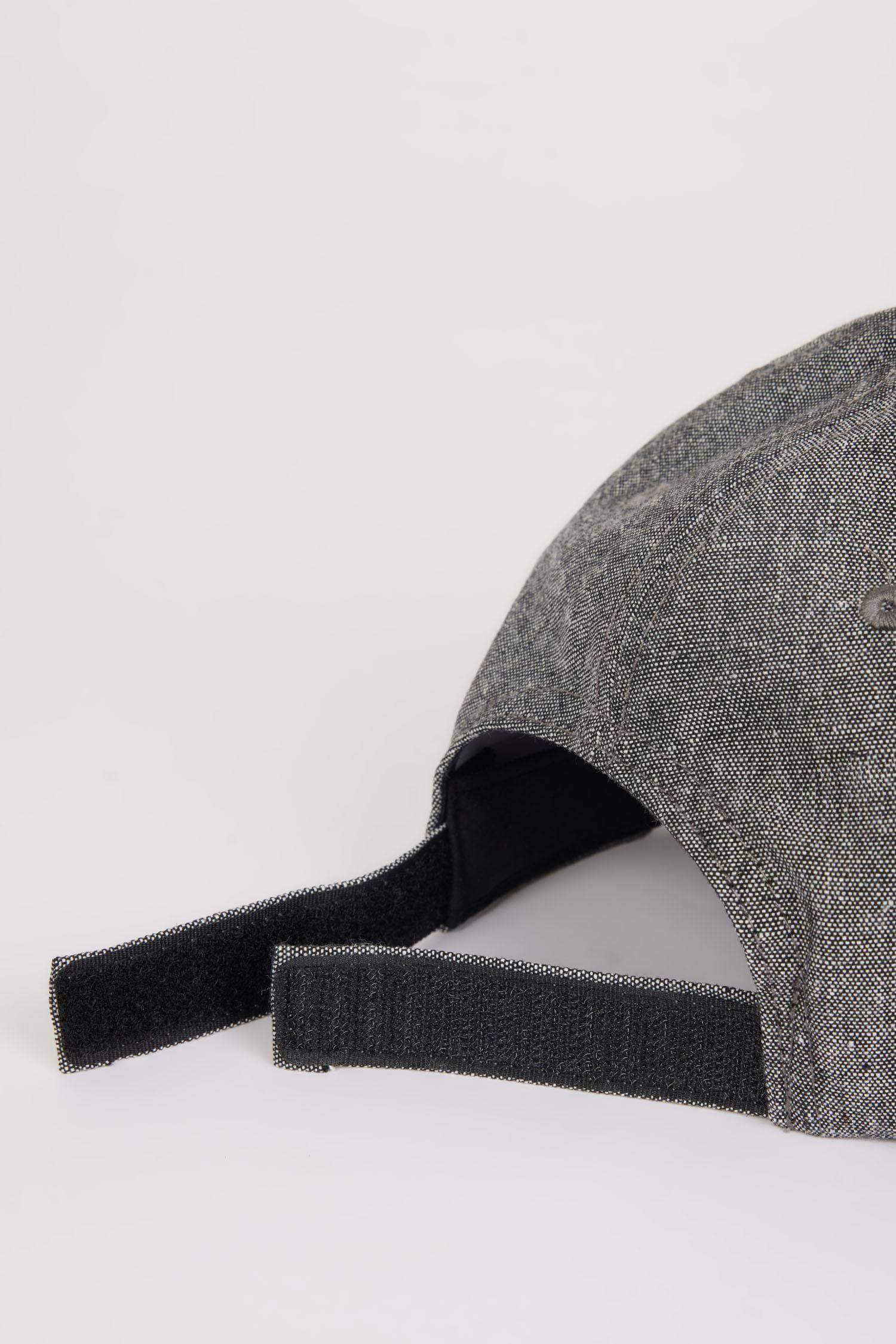 Man Embroidered Linen Blend Cap