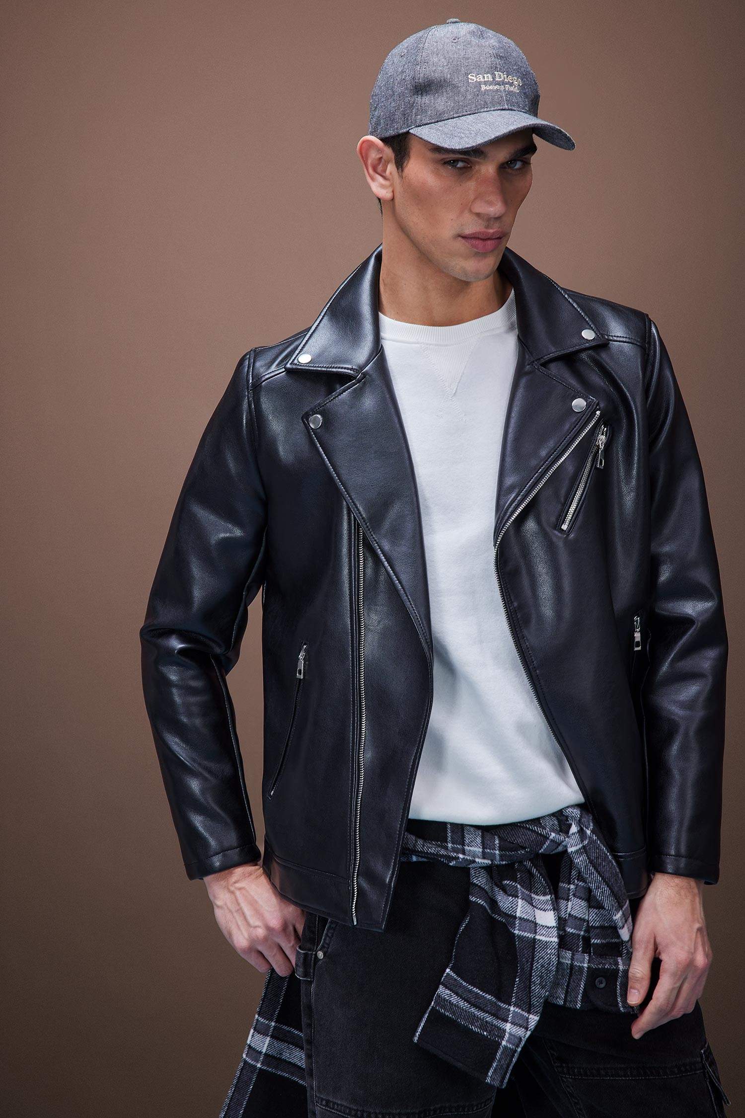 Man Embroidered Linen Blend Cap