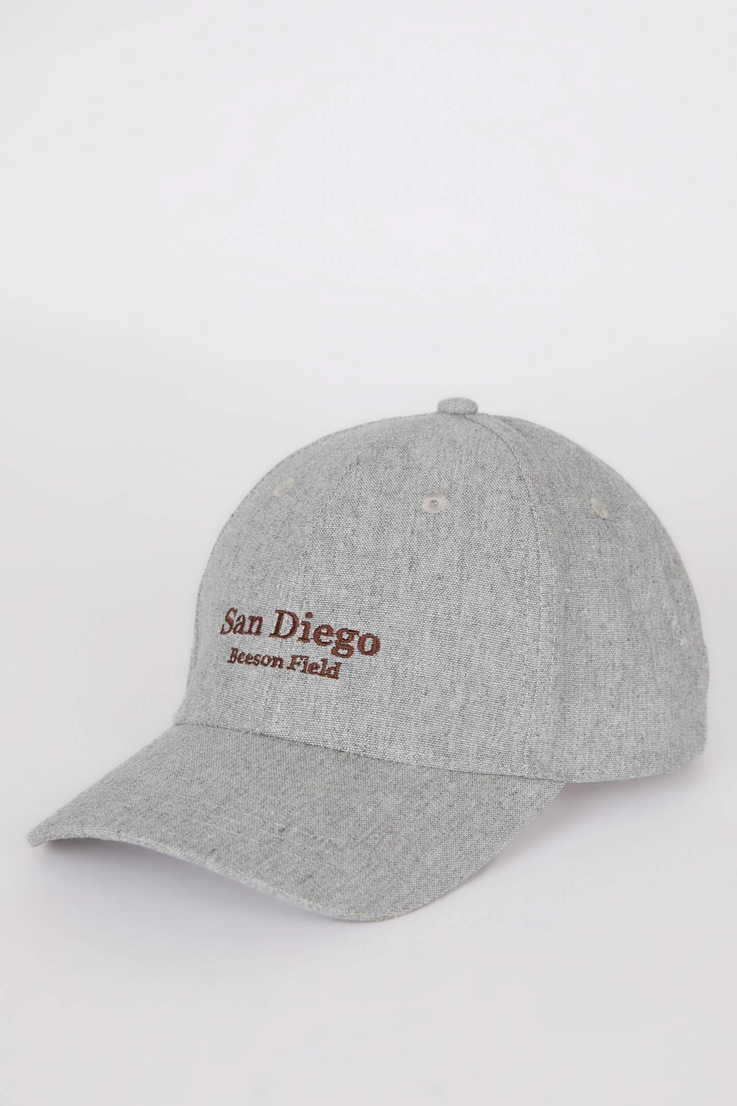 قبعة كاسكيت مطرزة للرجال