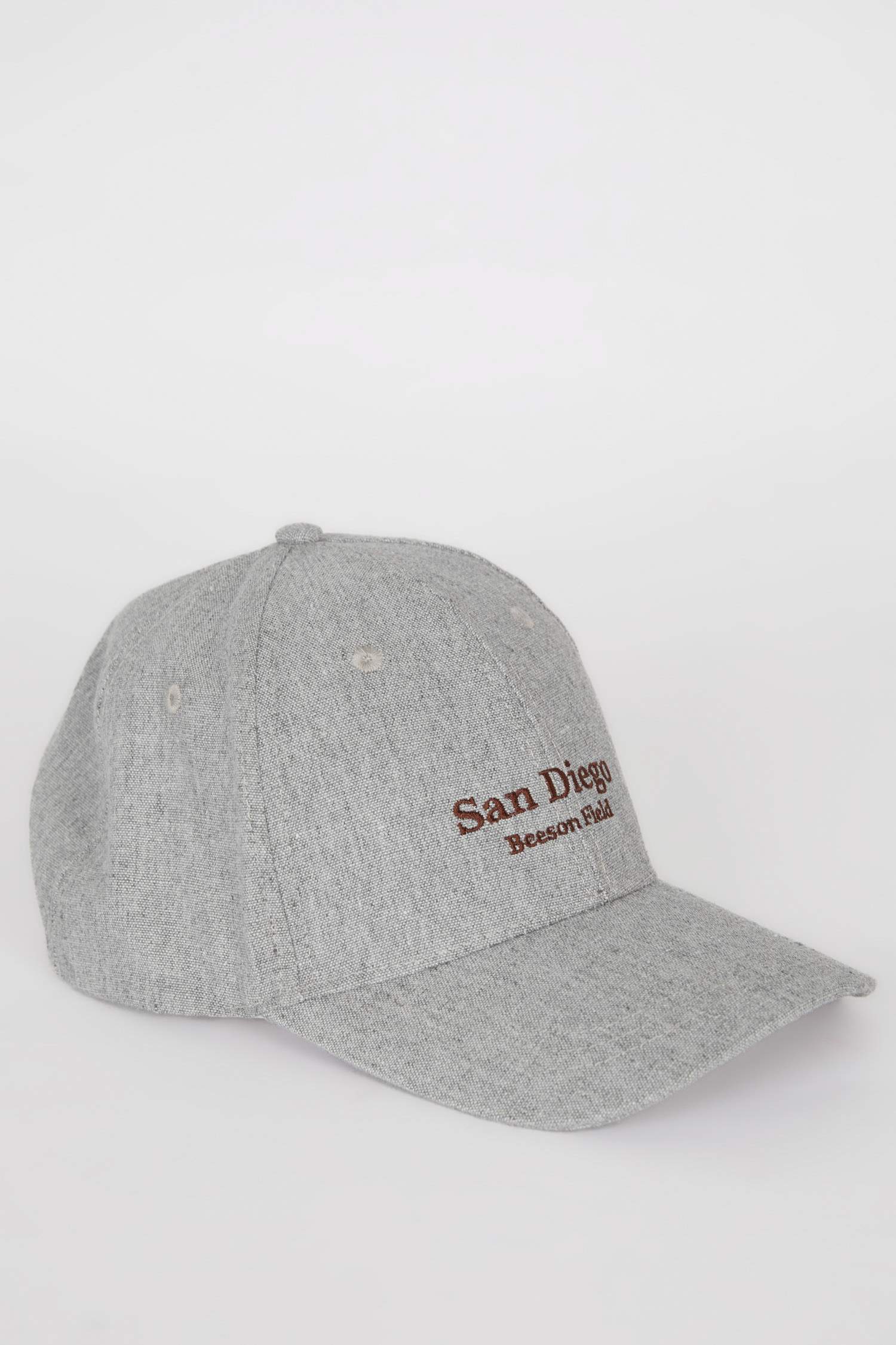 قبعة كاسكيت مطرزة للرجال