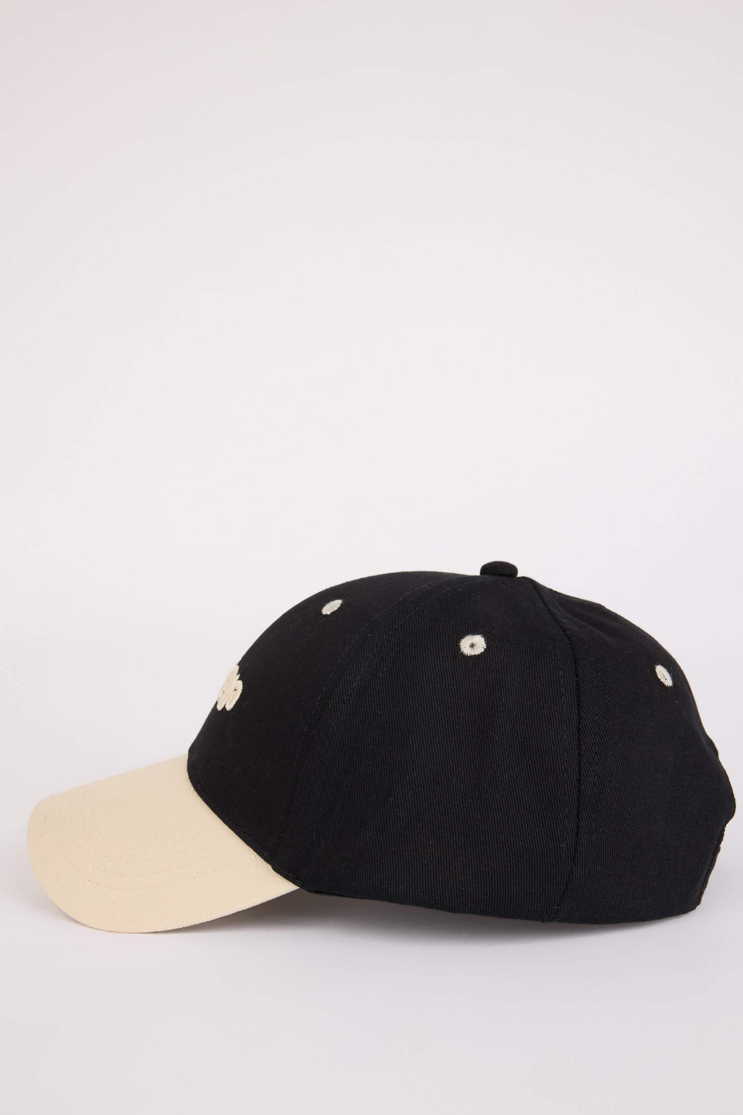 Man Label Printed Woven Baseball Cap