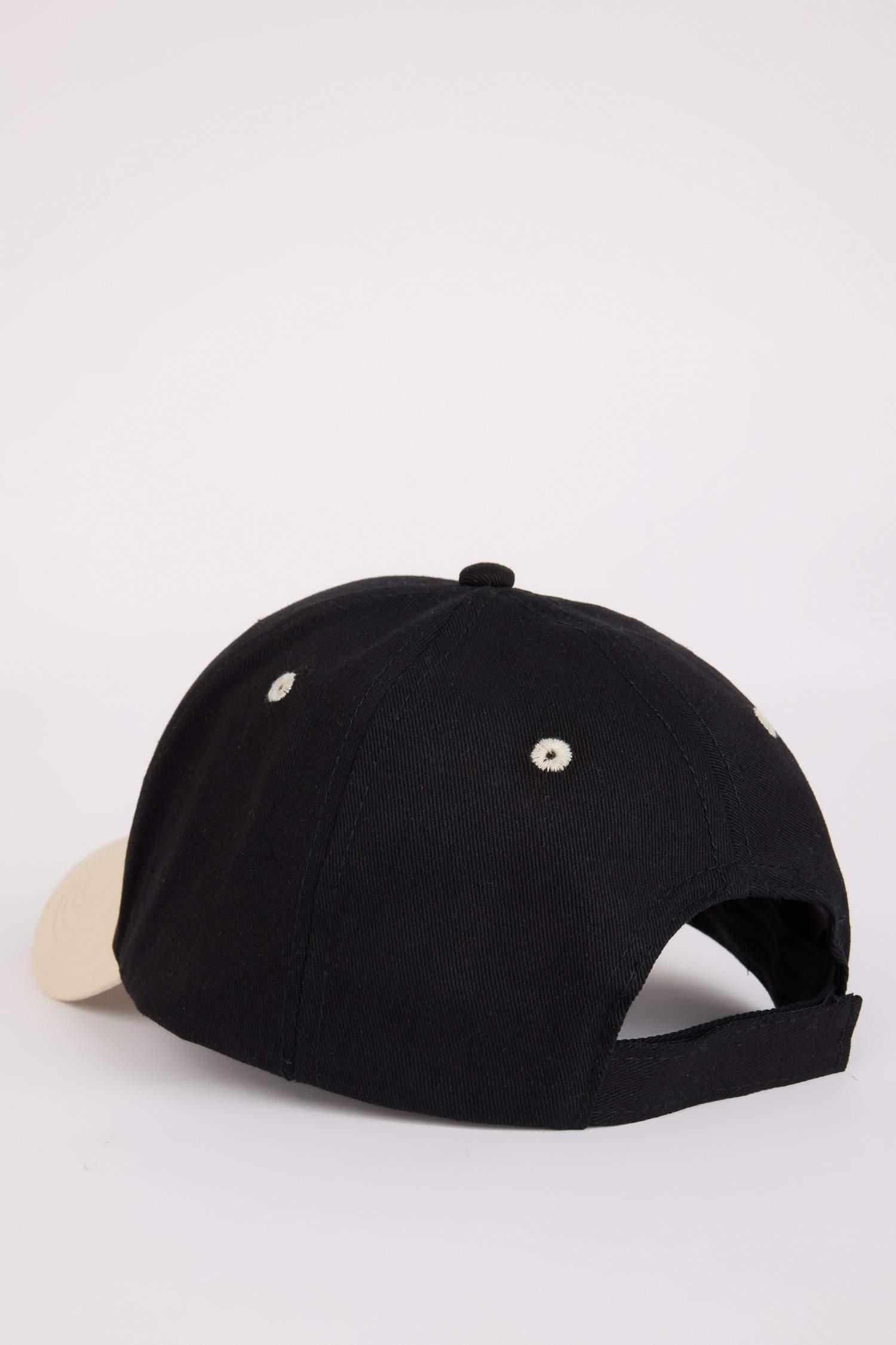 Man Label Printed Woven Baseball Cap