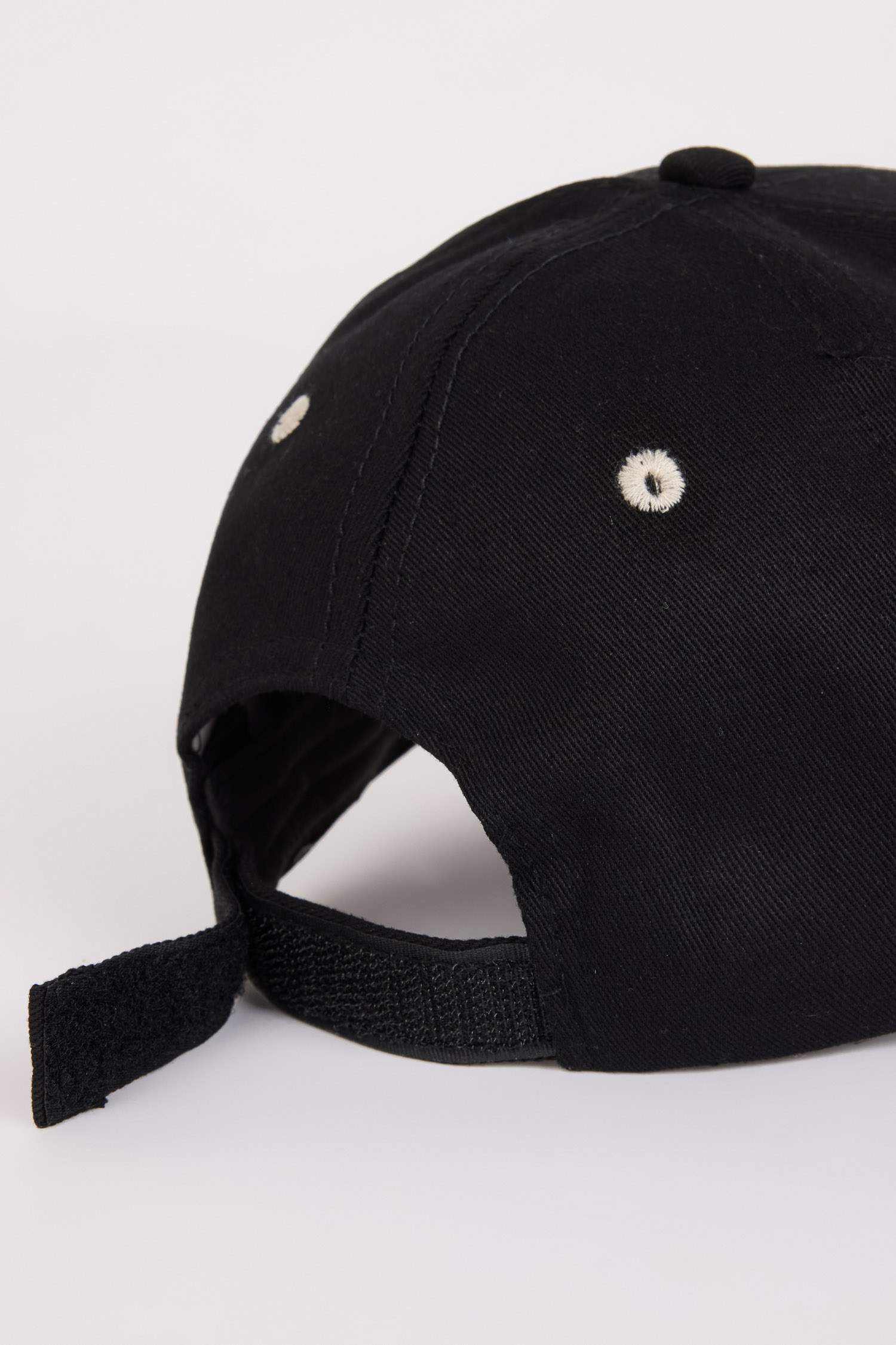 Man Label Printed Woven Baseball Cap
