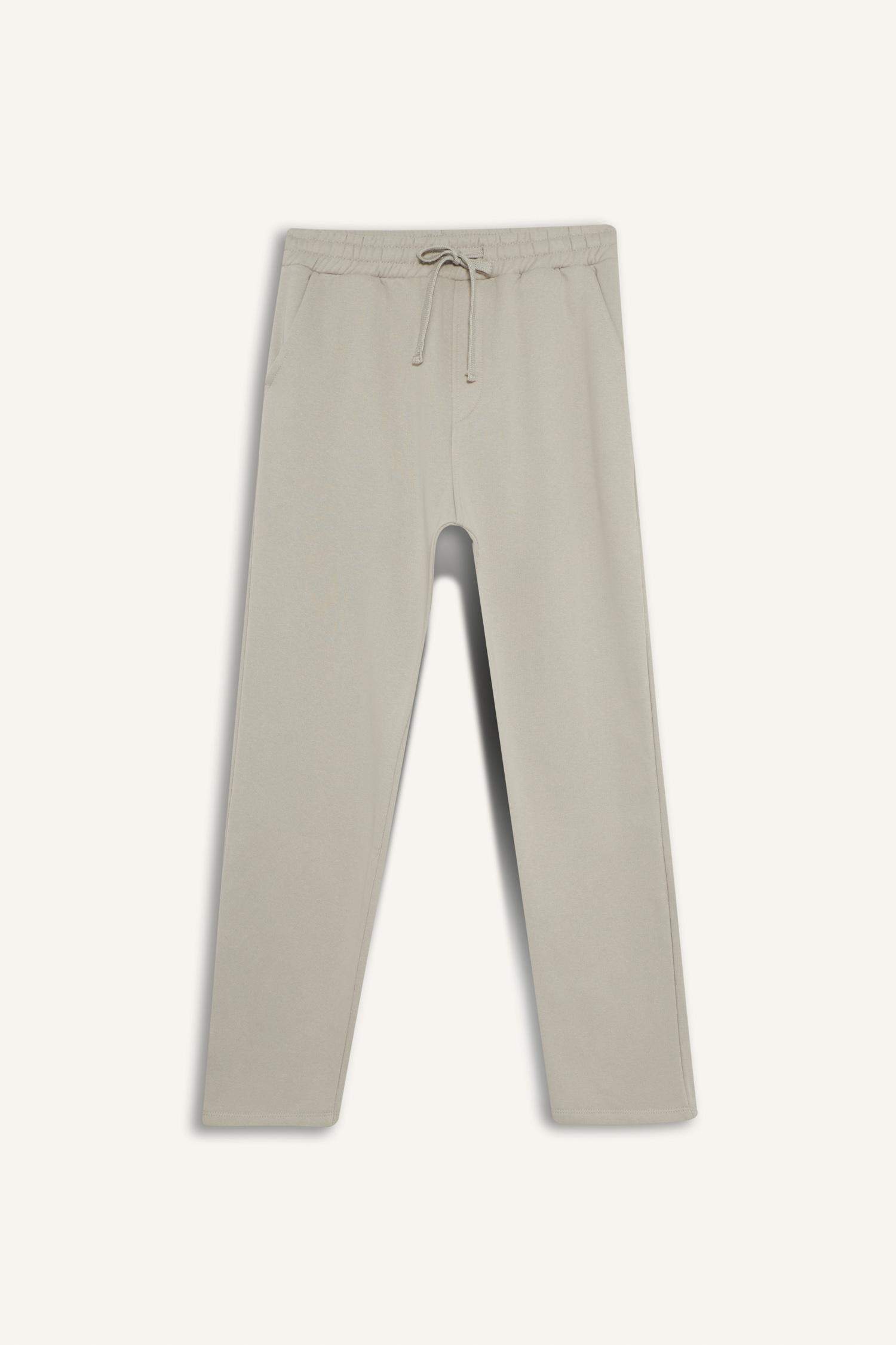 بنطرون بجامة رياضي تقيل قصة عادية برجل عادي بجيب