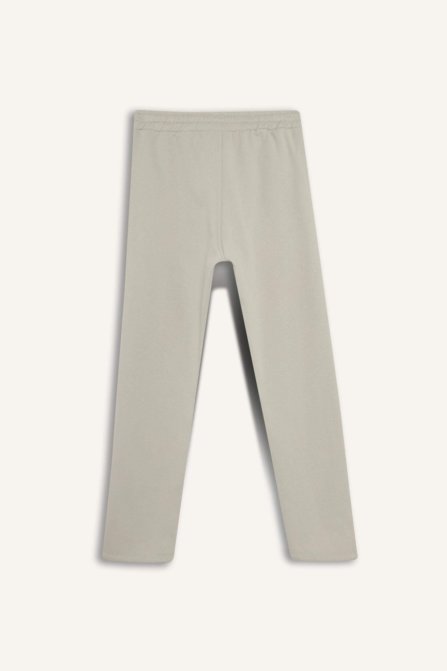 بنطرون بجامة رياضي تقيل قصة عادية برجل عادي بجيب