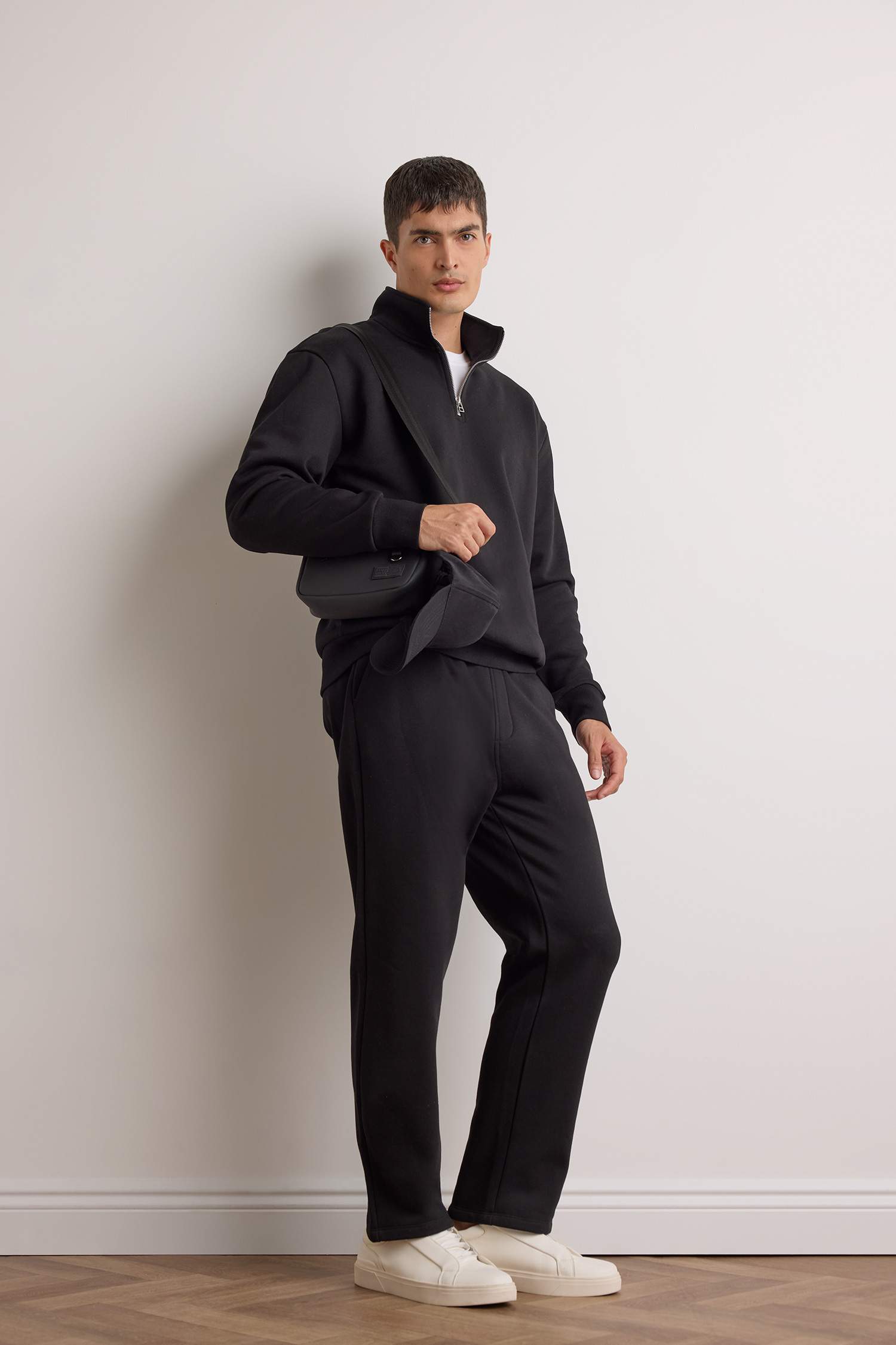 Regular Fit Drawstring Waistband Pocketed Thick Sweatpants