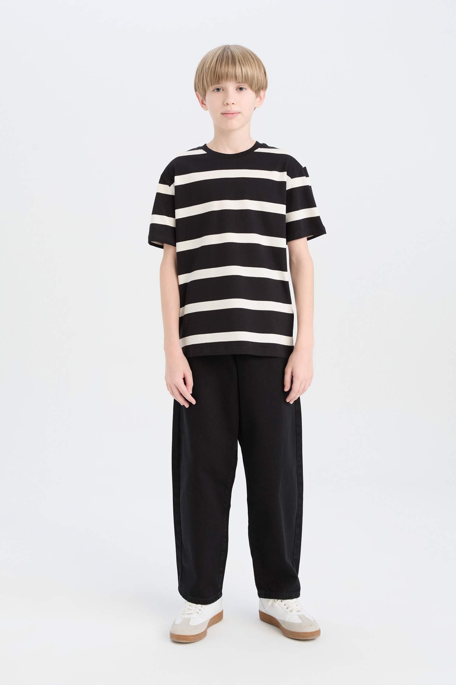 تيشيرت ولادي مخطط نص ردن قصة عادية بياخة مستديرة