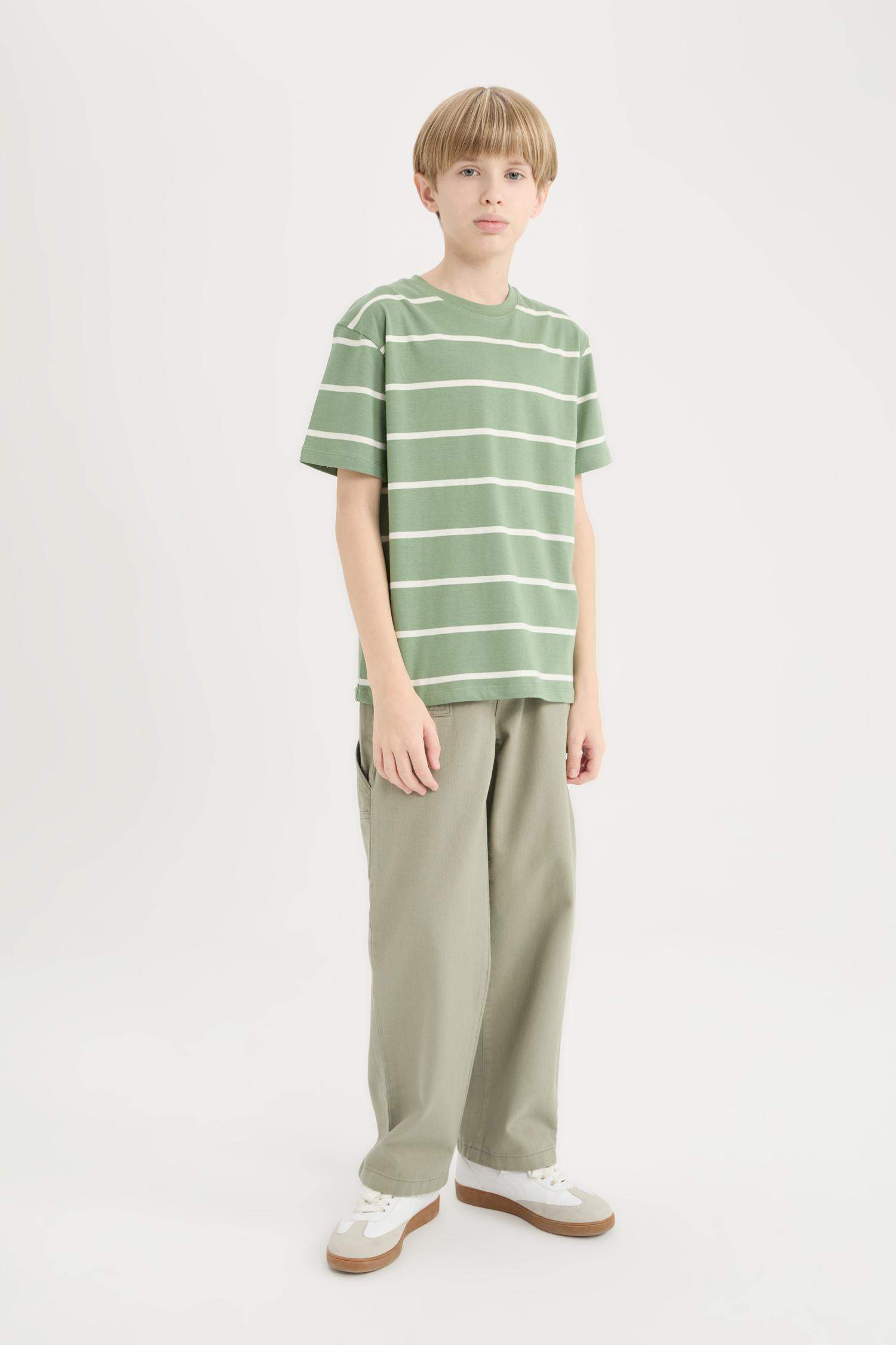 T-shirt rayé à col rond et manches courtes pour garçon