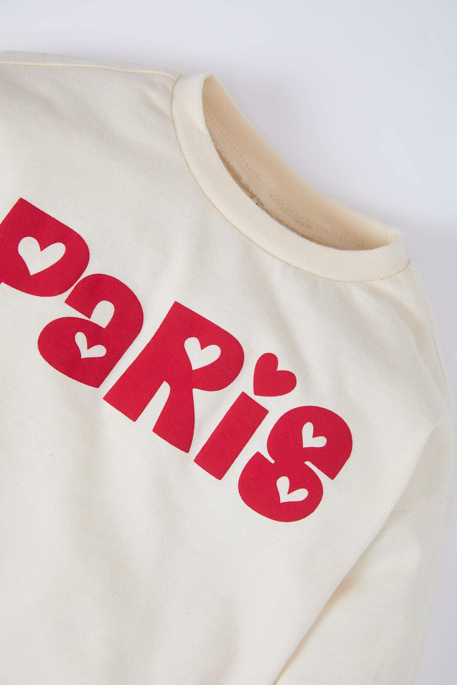 تيشيرت بيبي كم طويل بطبعة شعار قصة عادية بياقة مستديرة