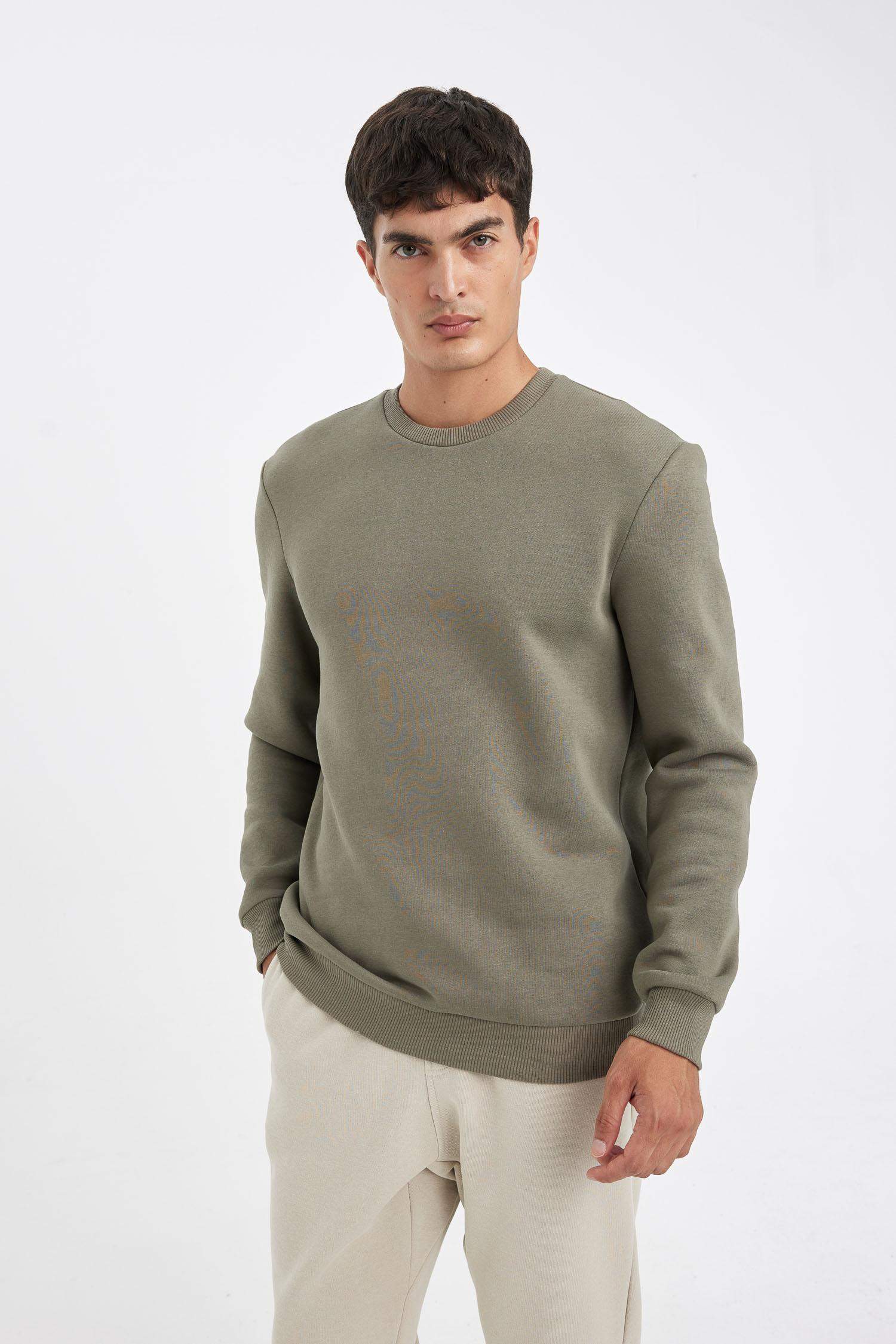 3 İplik Pamuklu Şardonlu İçi Polarlı Regular Fit Bisiklet Yaka Kalın Sweatshirt