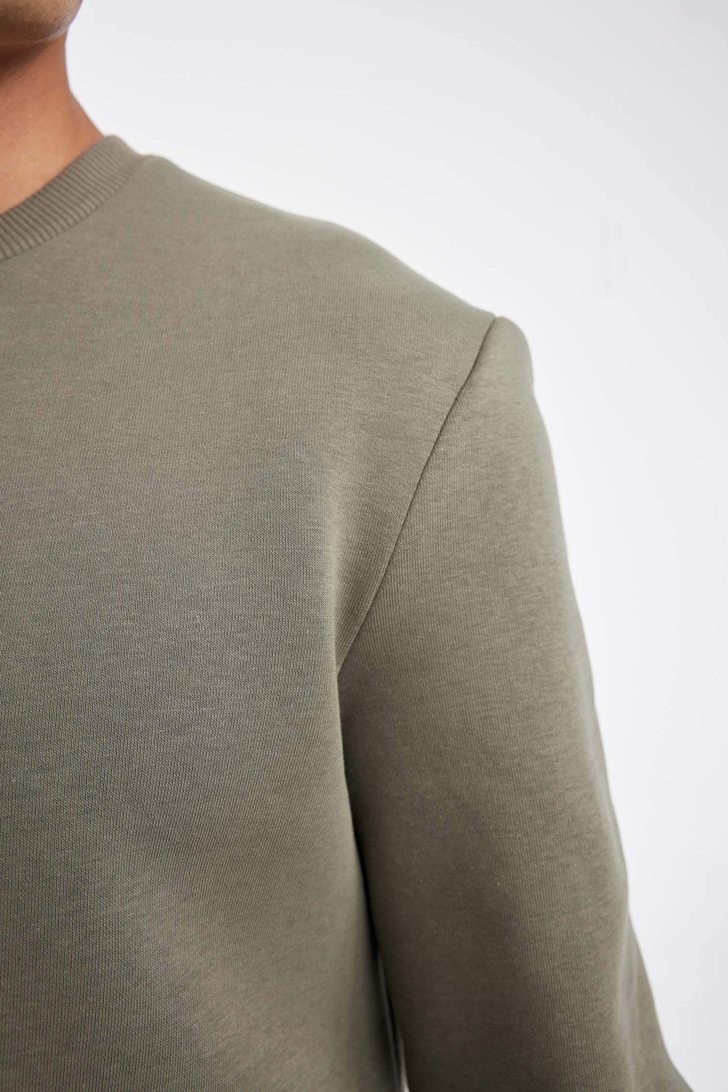 3 İplik Pamuklu Şardonlu İçi Polarlı Regular Fit Bisiklet Yaka Kalın Sweatshirt