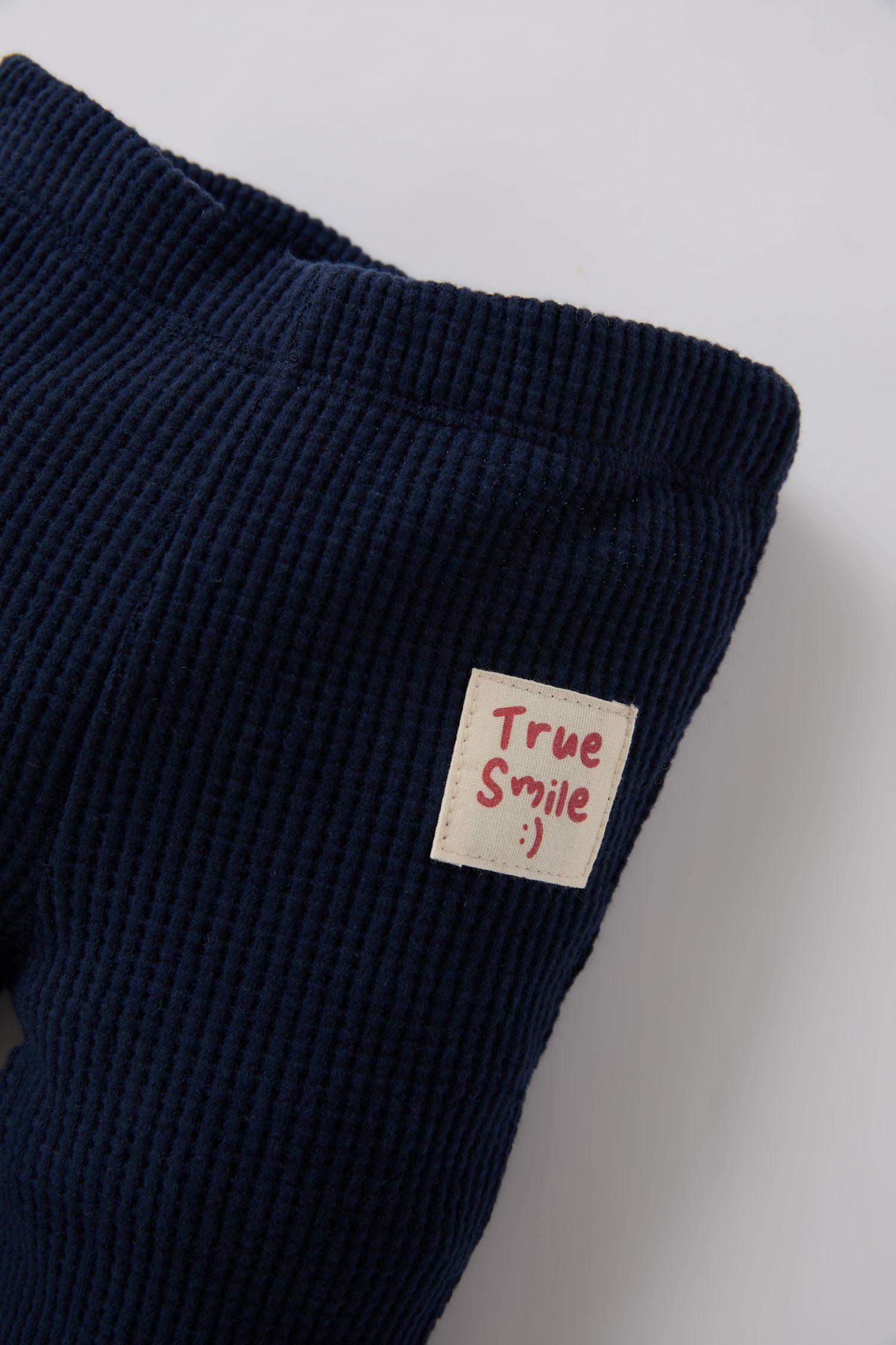 ليجن بيبي بناتي برجل واسع وافل