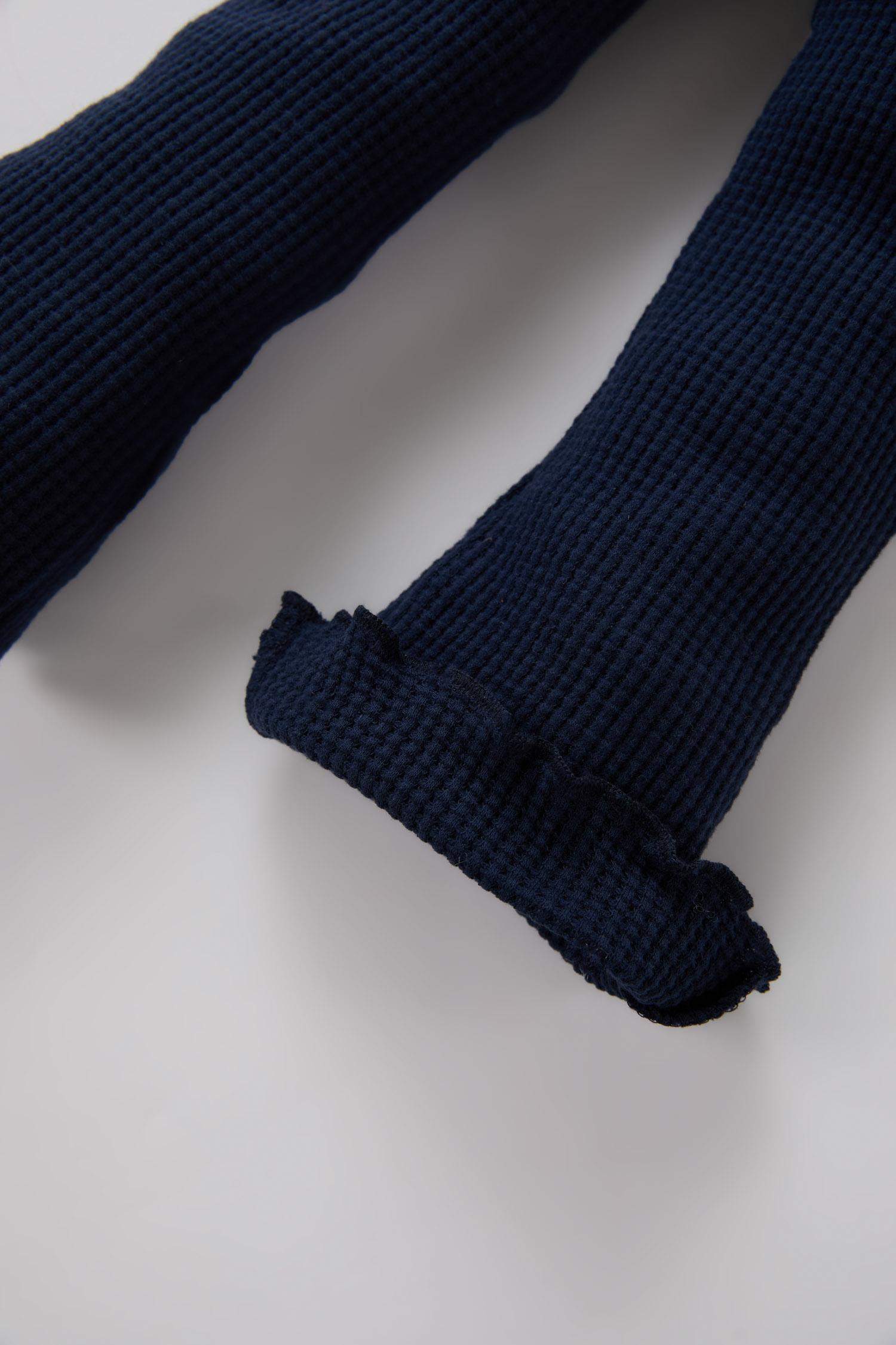 ليجن بيبي بناتي برجل واسع وافل