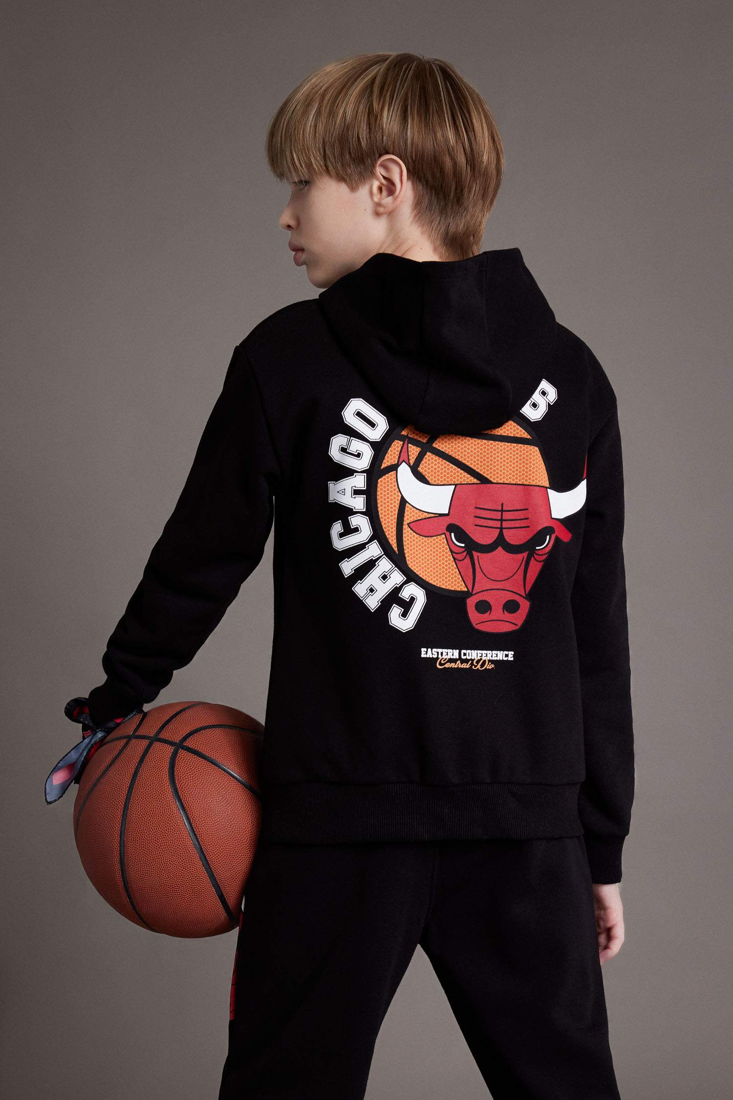 Erkek Çocuk NBA Wordmark Kapüşonlu İçi Yumuşak Tüylü Sweatshirt
