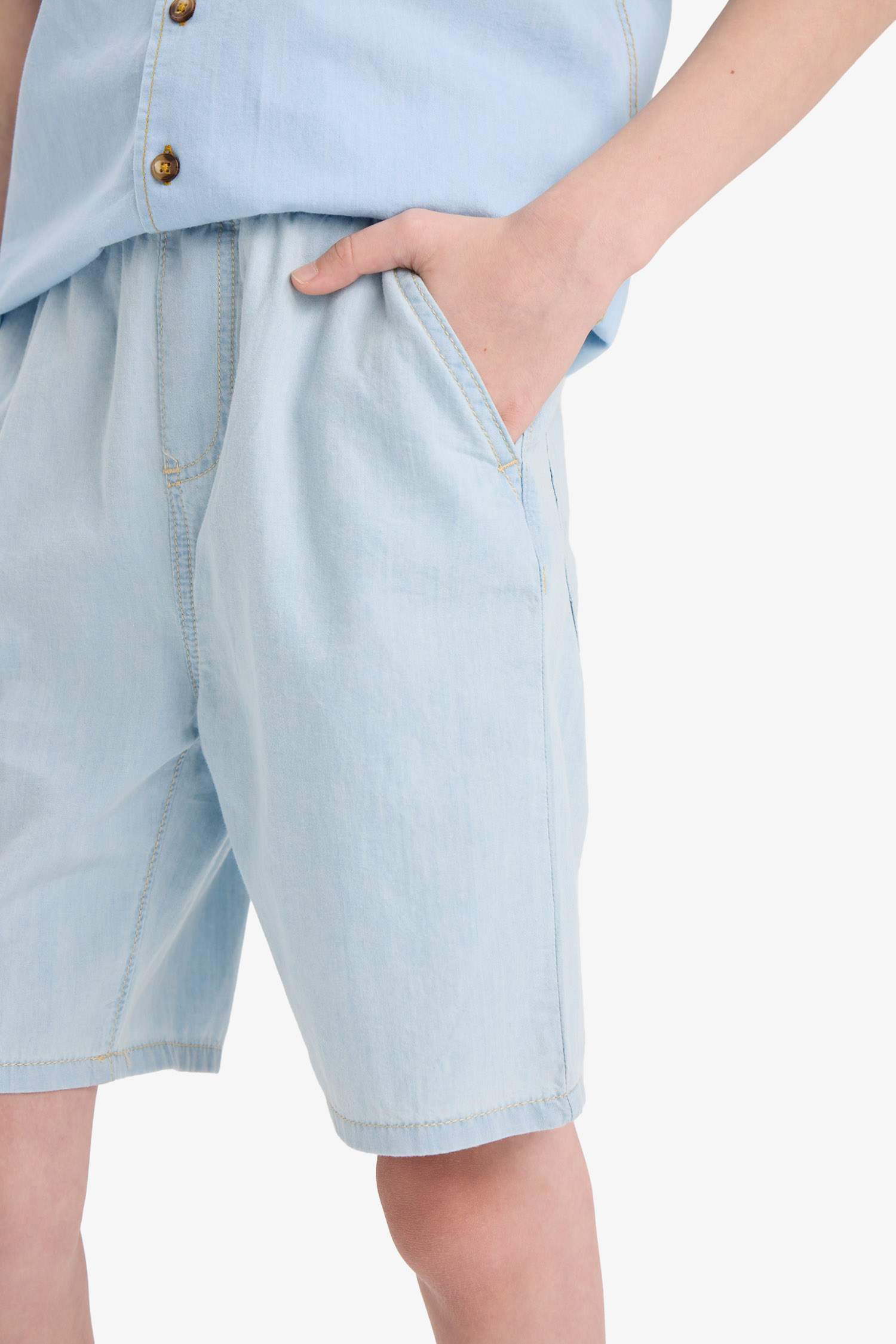 Elastic Band Denim Shorts
