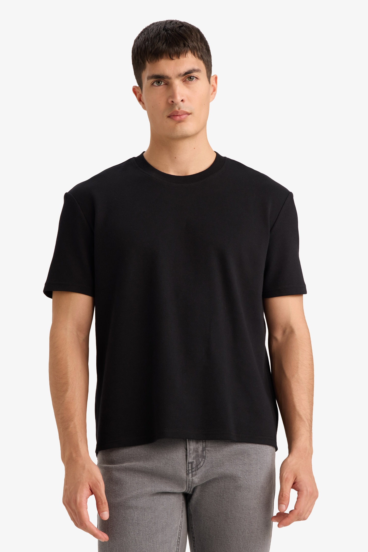 DeFacto Regular Fit Dokulu Basic Tişört görsel 3