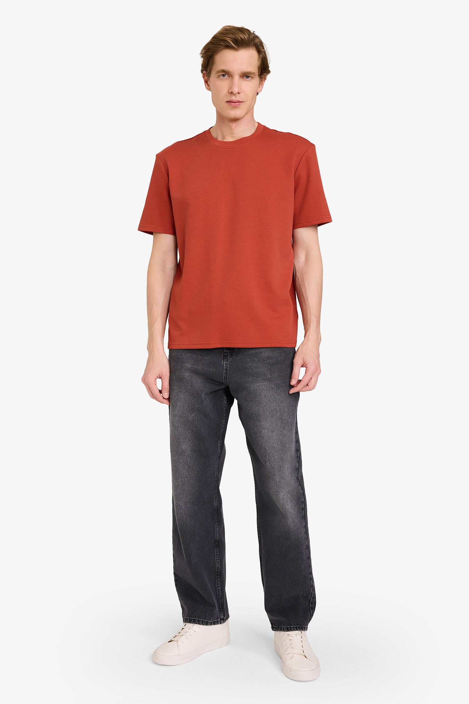 DeFacto Regular Fit Dokulu Basic Tişört görsel 2