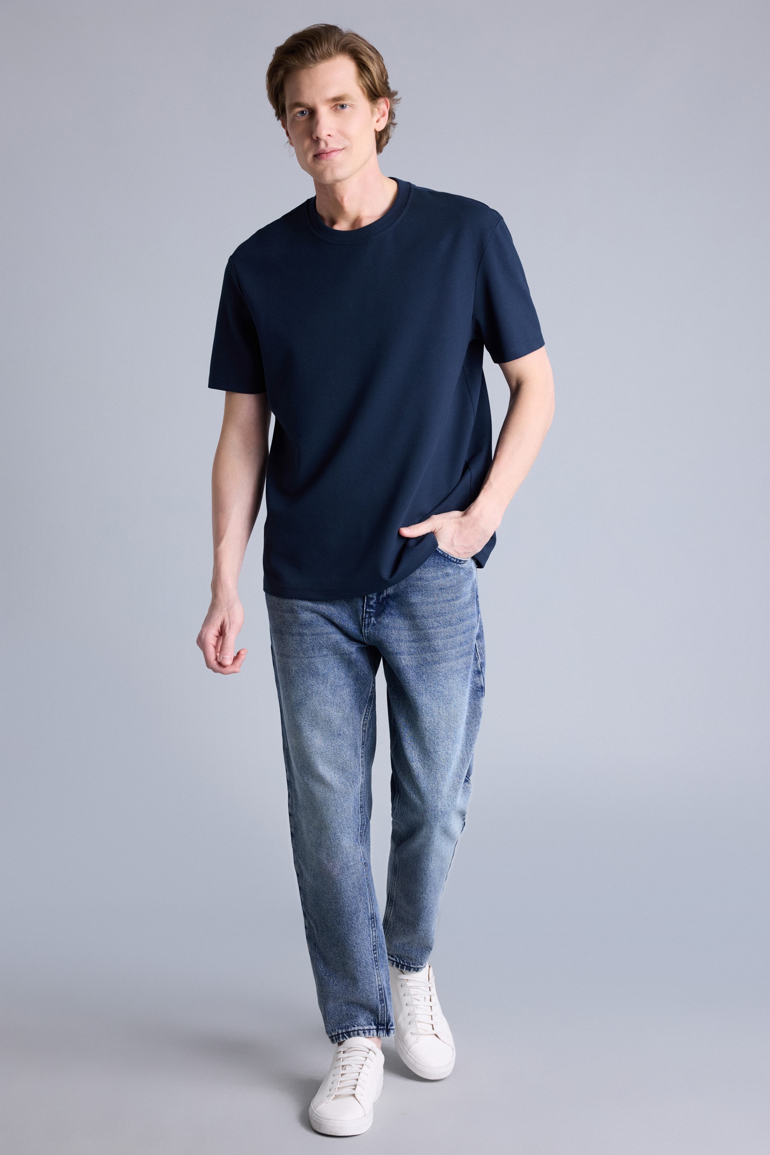 DeFacto Regular Fit Dokulu Basic Tişört görsel 2