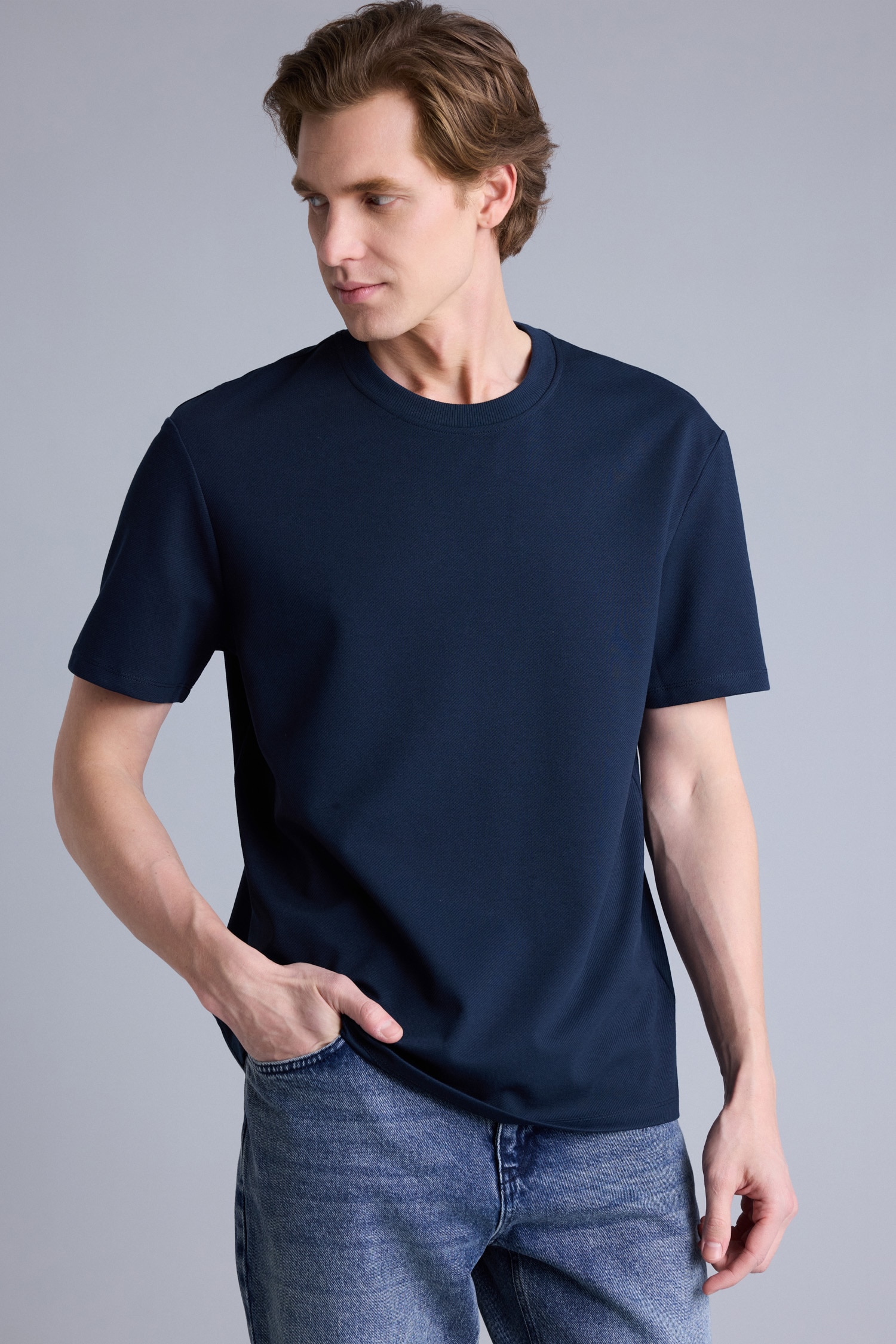 DeFacto Regular Fit Dokulu Basic Tişört görsel 3