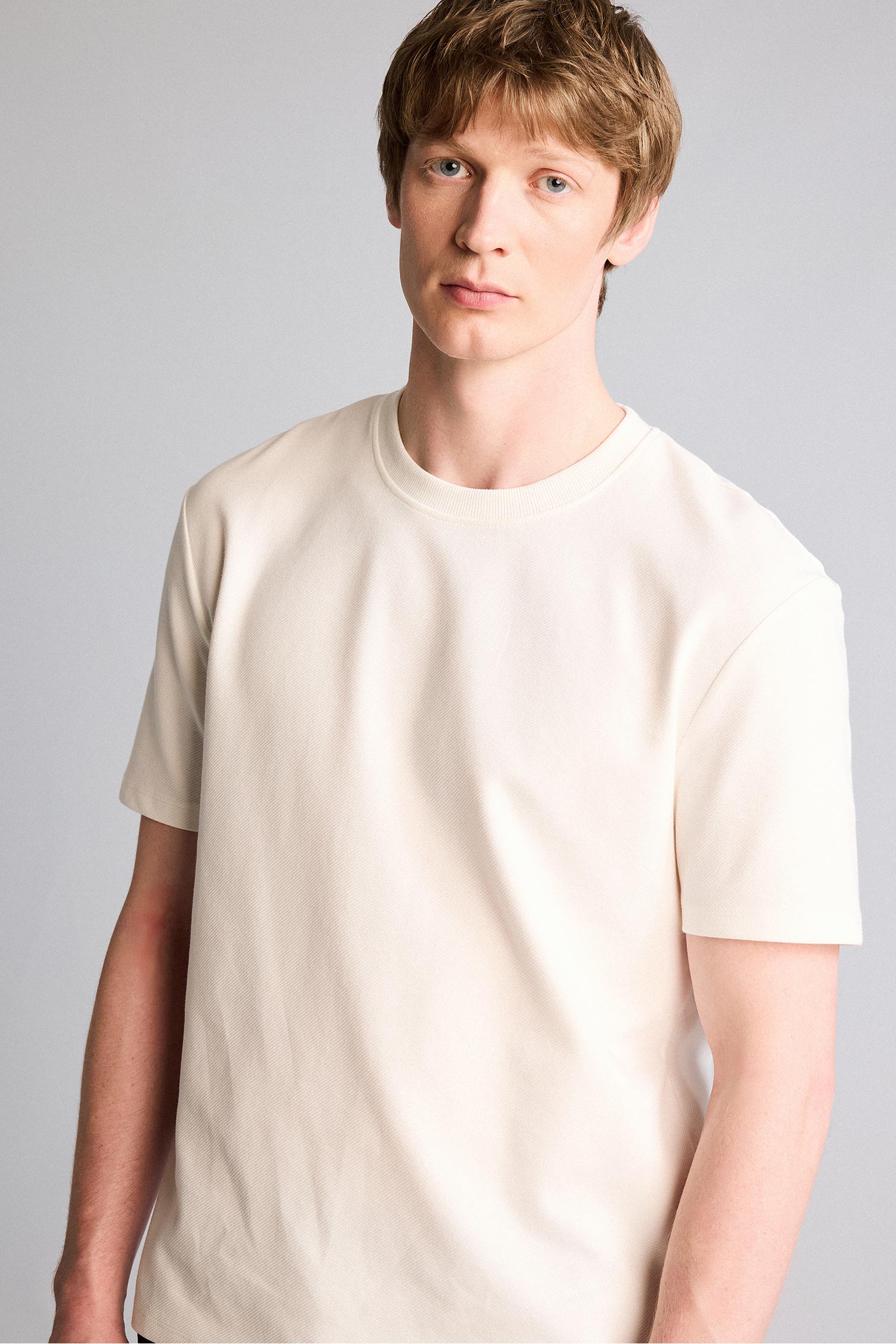 DeFacto Regular Fit Dokulu Basic Tişört görsel 3