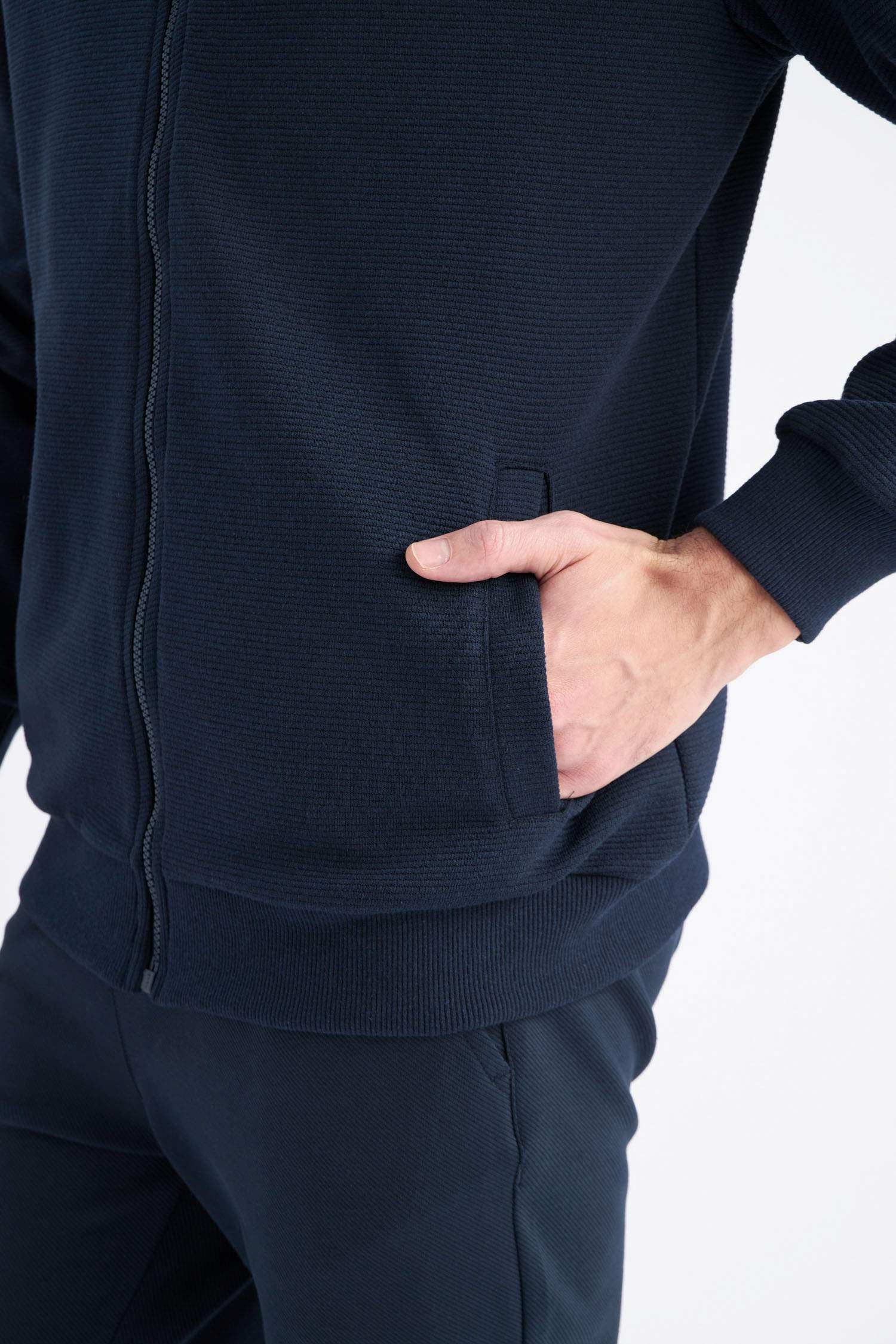 جاكيت بومبر قصة مريحة وياخة كوليج