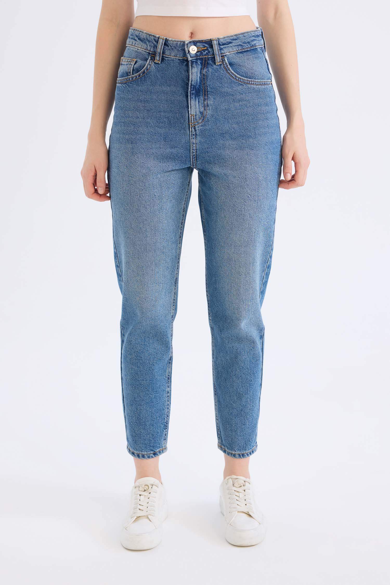 Lina Lina Mom Fit Normal Bel Düz Paça Jean Kar Yıkamalı Pantolon