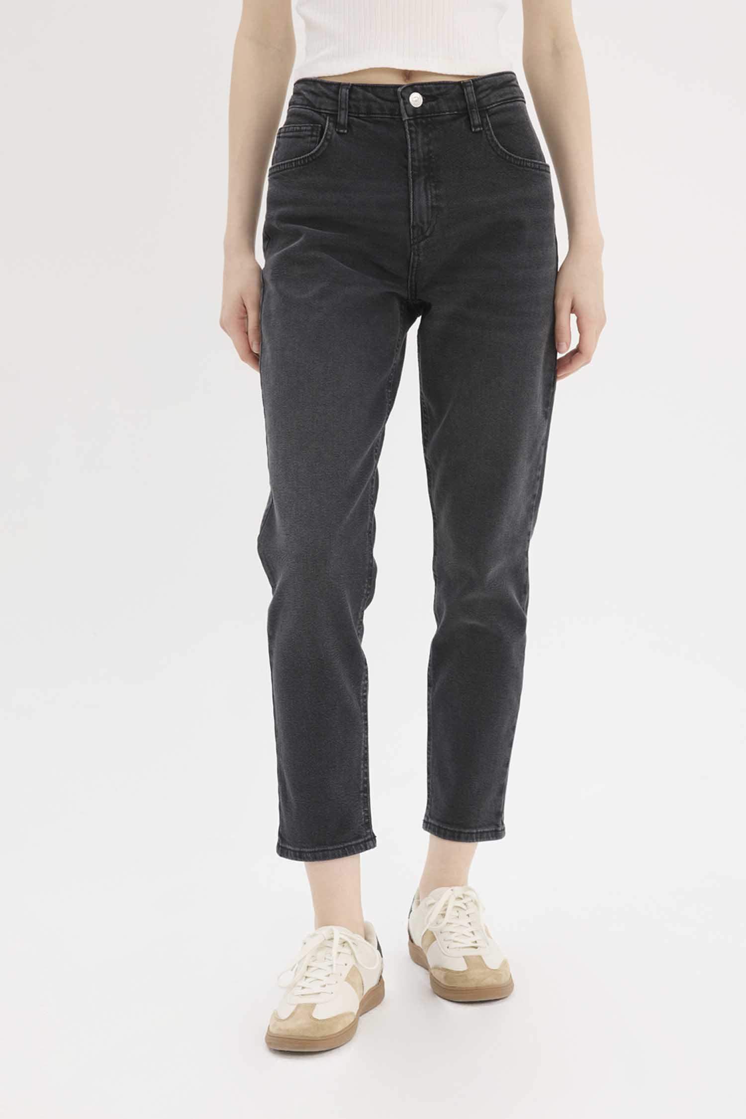 بنطرون جينز ميا كومفرت فيت برجل عادي وخصر عادي