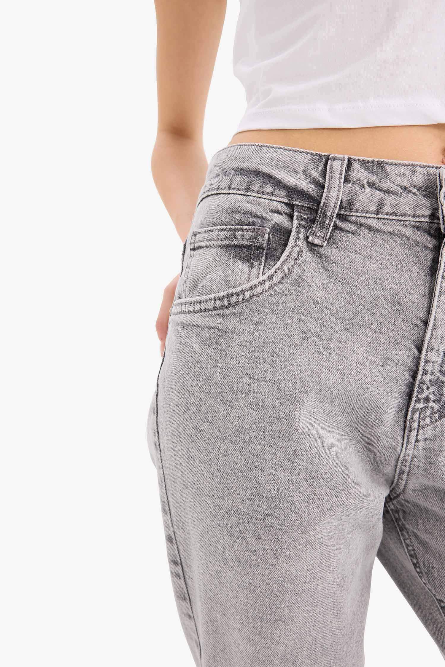 Lina Comfort Mom Normal Bel Düz Paça Jean Kar Yıkamalı Pantolon